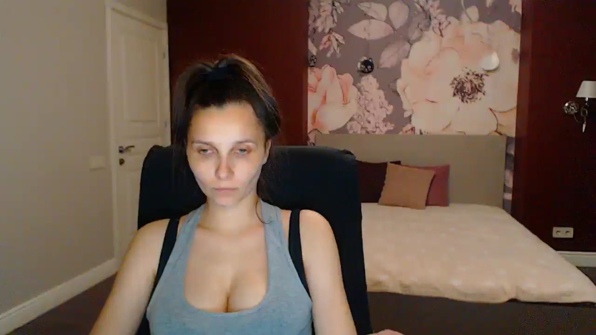 Gallery image thumbnail from Karina_Mils's myfreecams stream on, 07/11/2025, 19:28 image 18 of 20