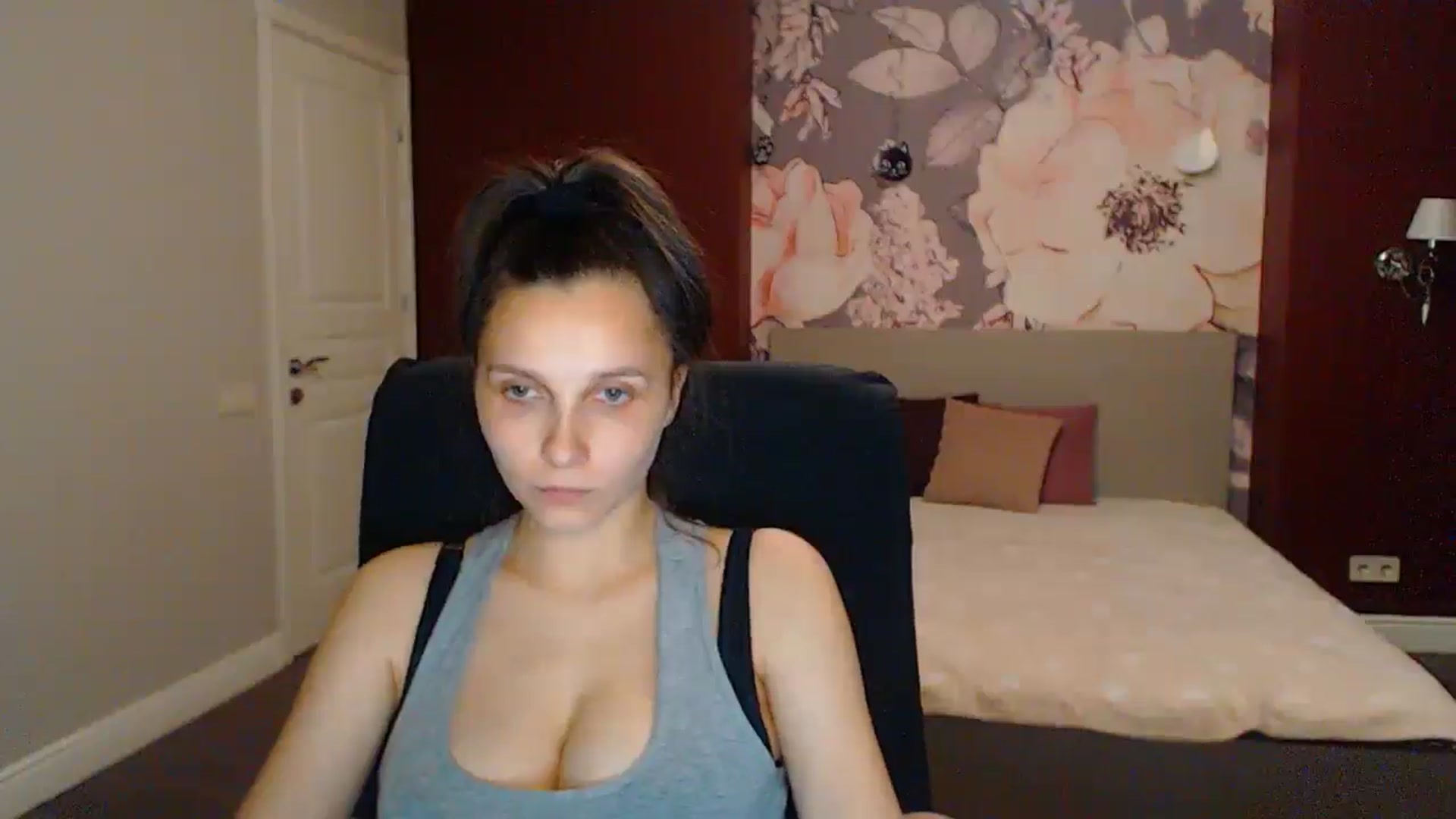 Gallery image thumbnail from Karina_Mils's myfreecams stream on, 07/11/2025, 19:28 image 4 of 20