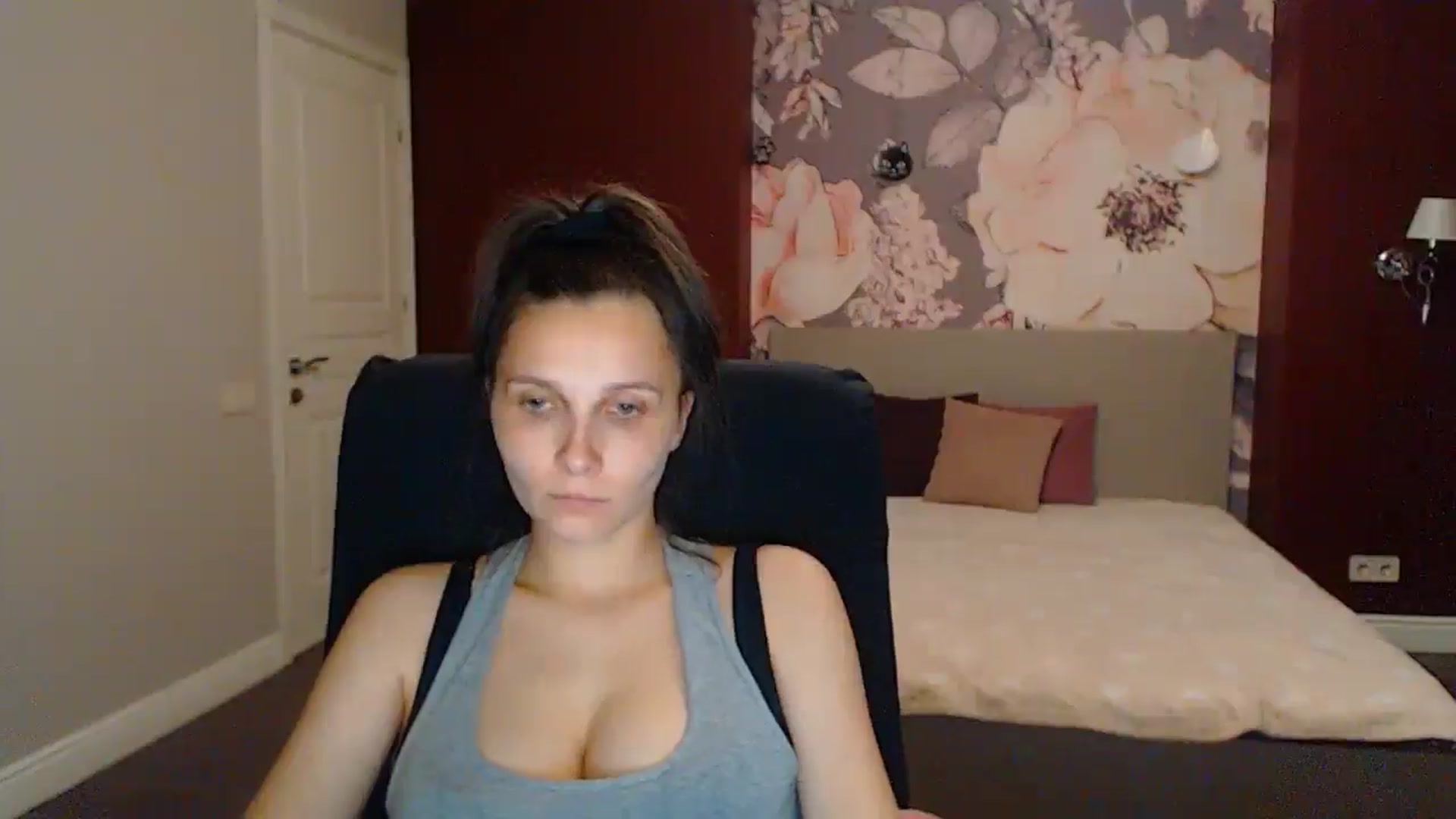 Gallery image thumbnail from Karina_Mils's myfreecams stream on, 07/11/2025, 19:28 image 8 of 20