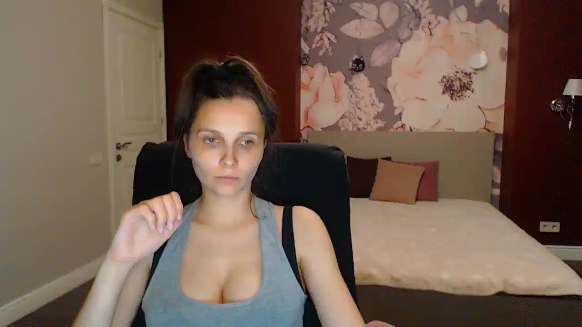 Gallery image thumbnail from Karina_Mils's myfreecams stream on, 07/11/2025, 19:28 image 19 of 20