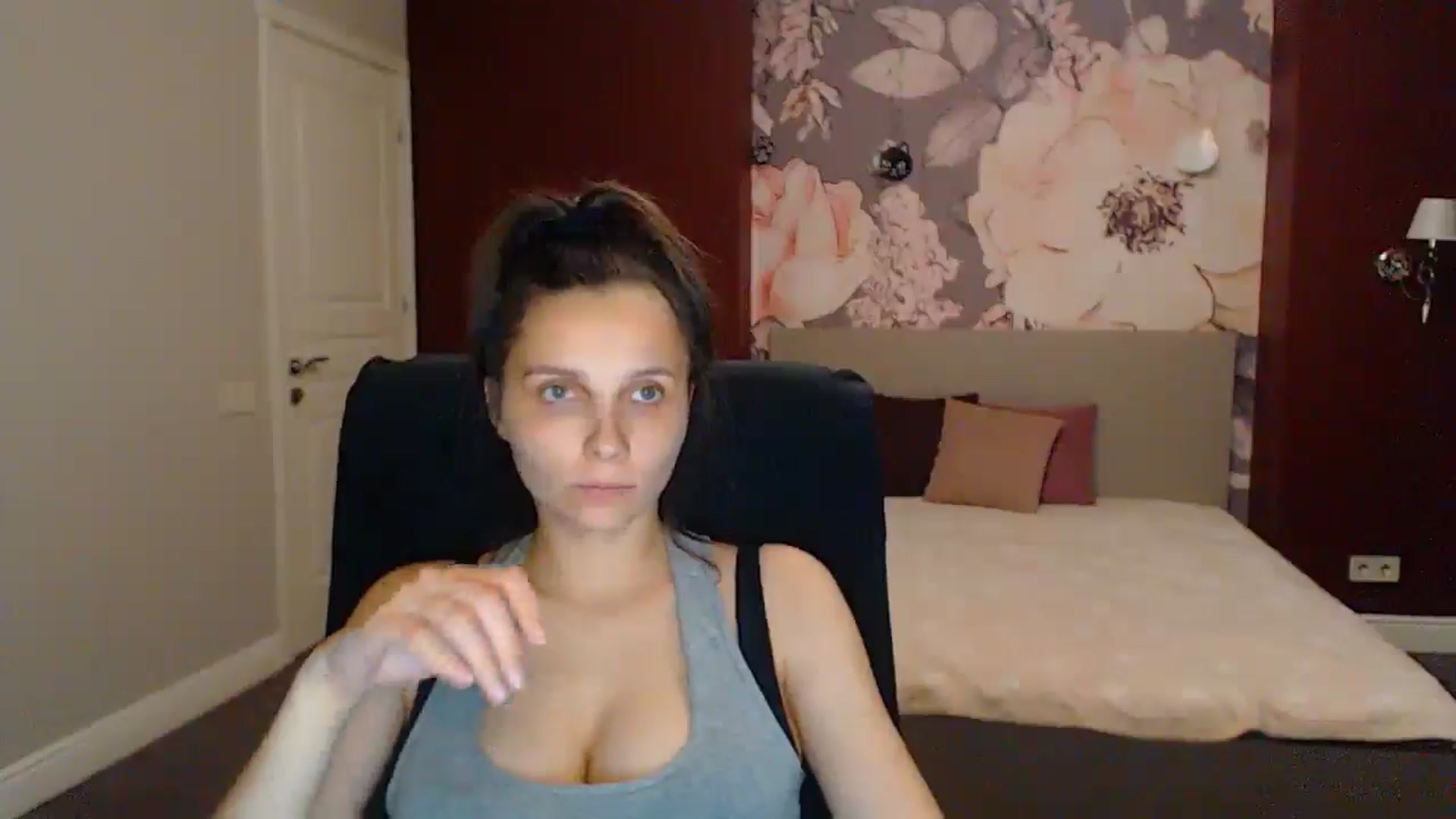 Gallery image thumbnail from Karina_Mils's myfreecams stream on, 07/11/2025, 19:28 image 6 of 20