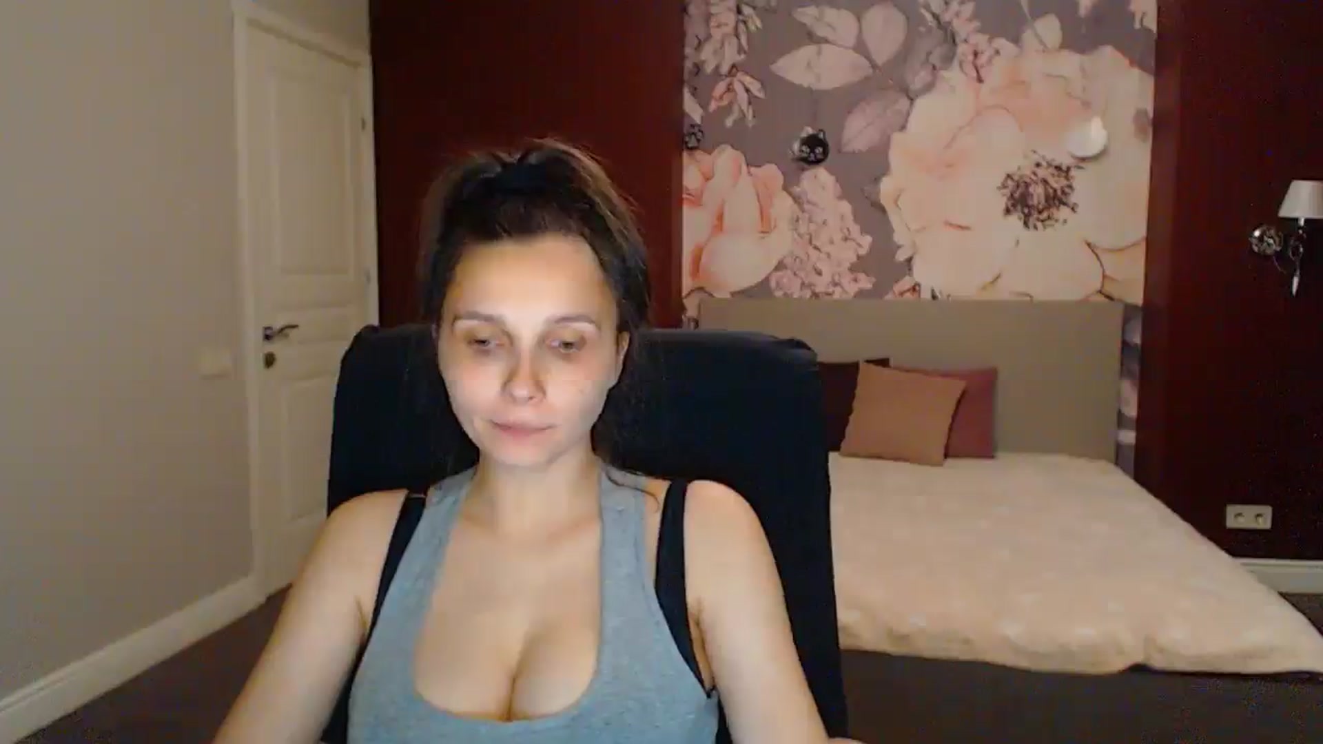 Gallery image thumbnail from Karina_Mils's myfreecams stream on, 07/11/2025, 19:28 image 3 of 20