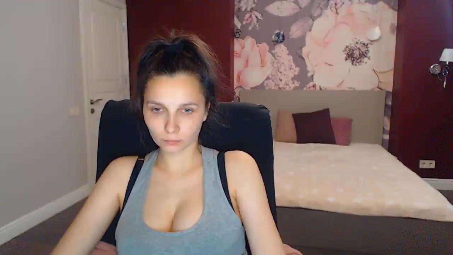 Gallery image thumbnail from Karina_Mils's myfreecams stream on, 07/12/2025, 16:13 image 15 of 20