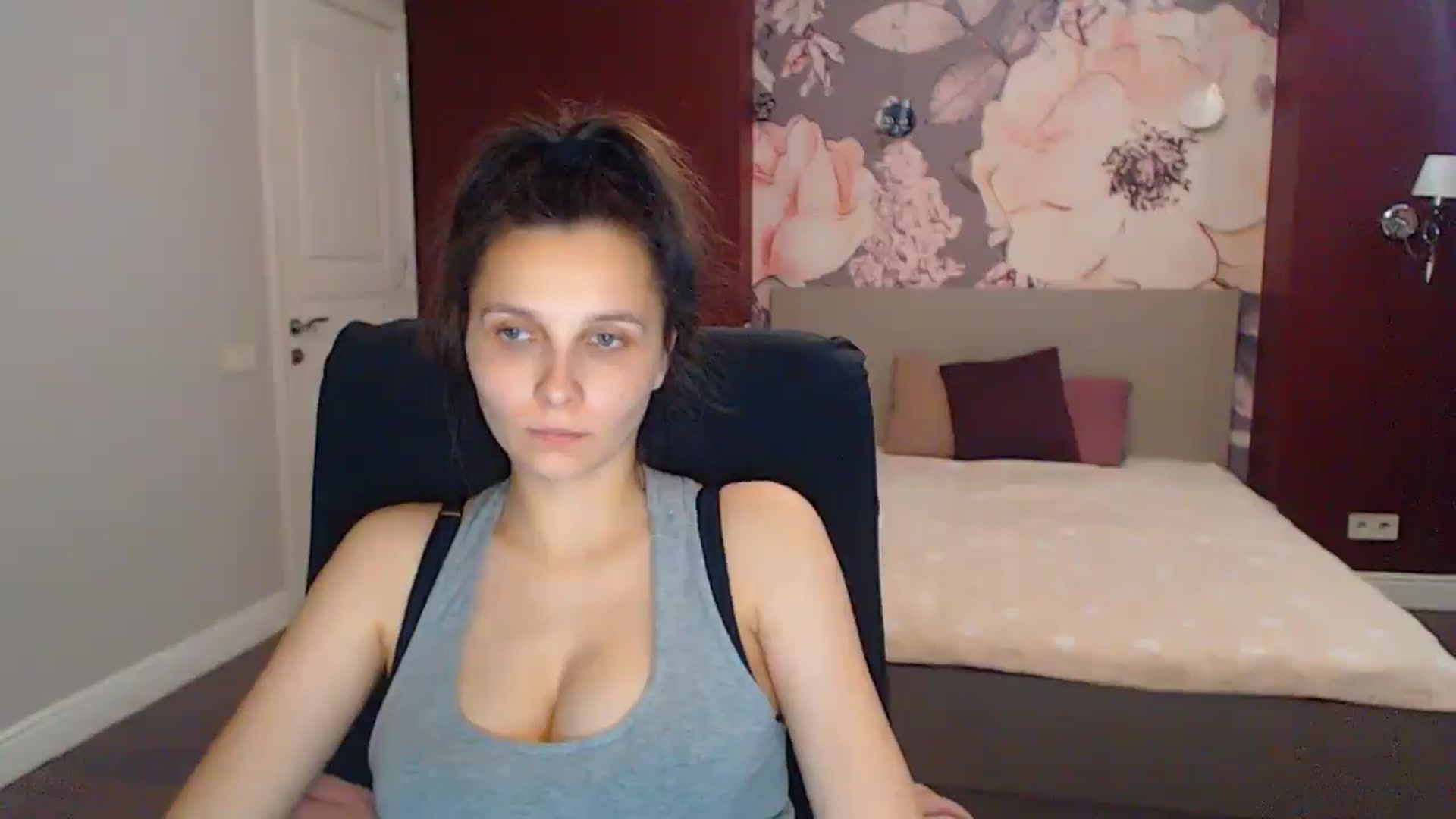 Gallery image thumbnail from Karina_Mils's myfreecams stream on, 07/12/2025, 16:13 image 16 of 20