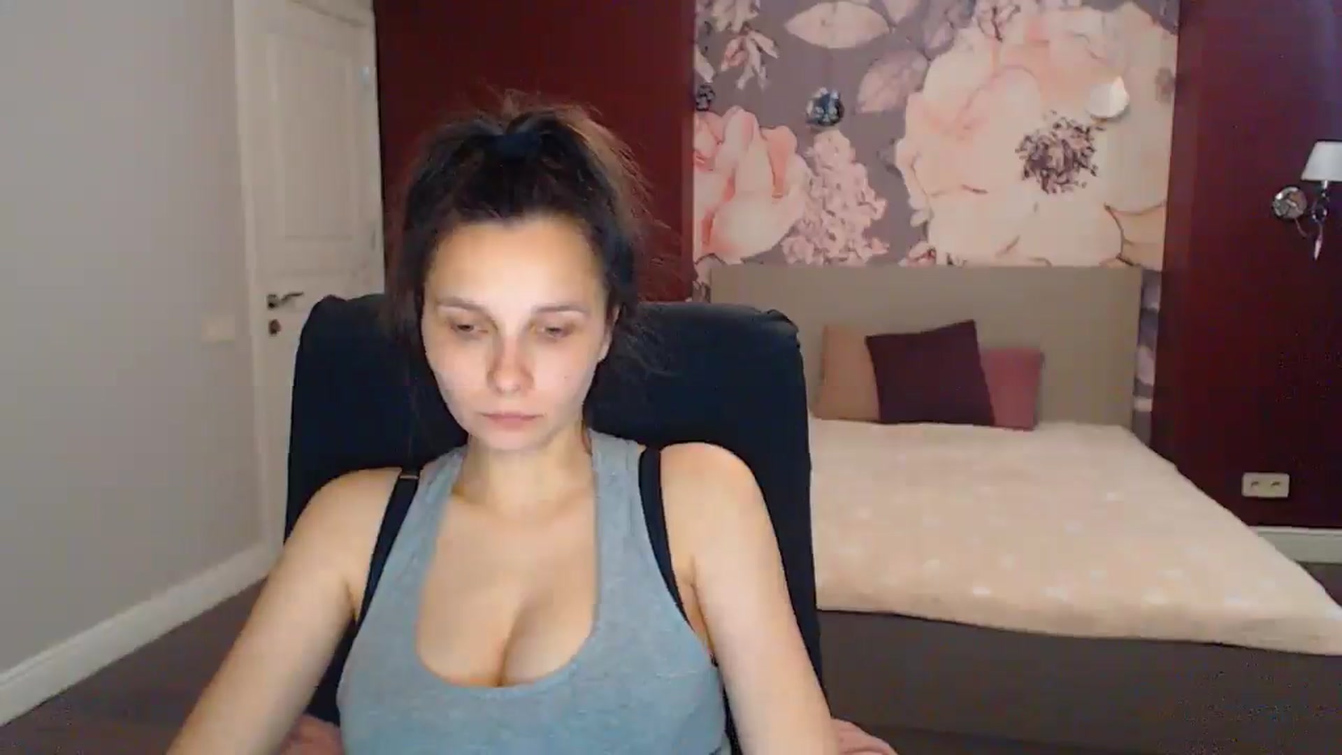 Gallery image thumbnail from Karina_Mils's myfreecams stream on, 07/12/2025, 16:13 image 18 of 20