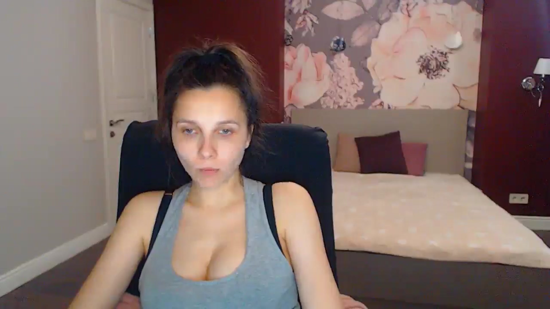 Gallery image thumbnail from Karina_Mils's myfreecams stream on, 07/12/2025, 16:13 image 17 of 20