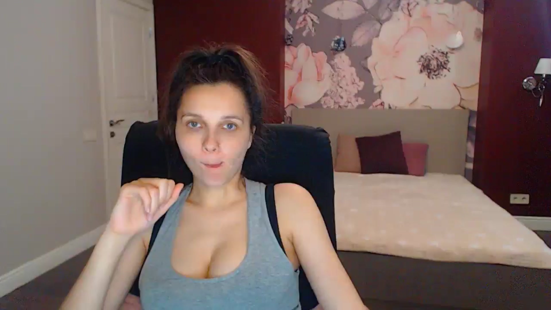 Gallery image thumbnail from Karina_Mils's myfreecams stream on, 07/12/2025, 16:13 image 20 of 20
