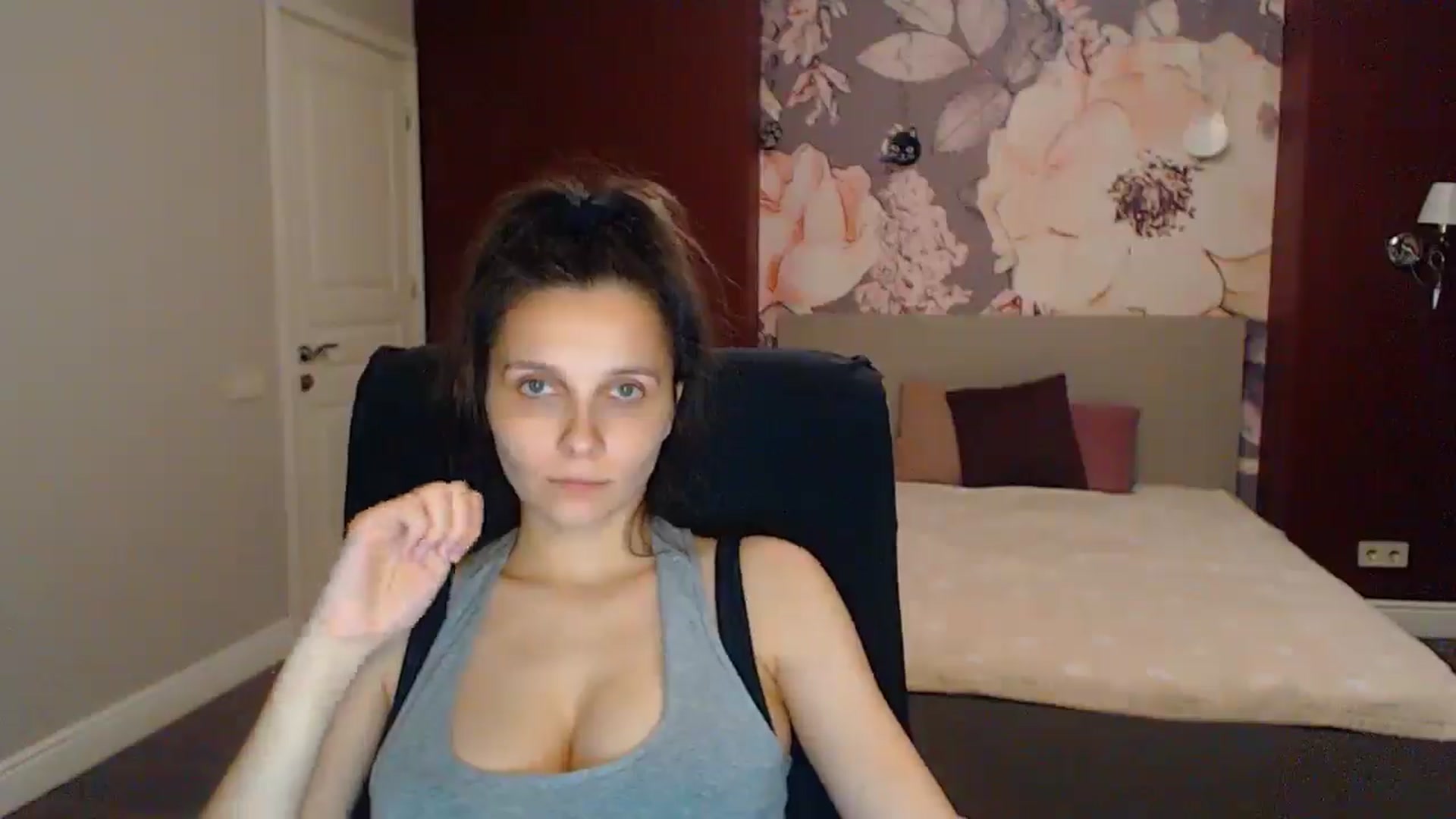Gallery image thumbnail from Karina_Mils's myfreecams stream on, 07/12/2025, 18:34 image 12 of 20