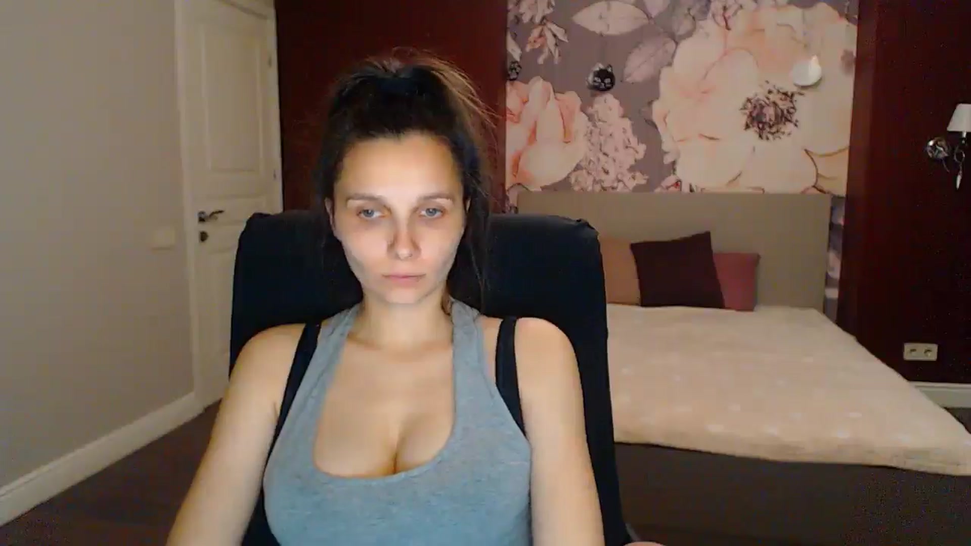 Gallery image thumbnail from Karina_Mils's myfreecams stream on, 07/12/2025, 18:34 image 19 of 20