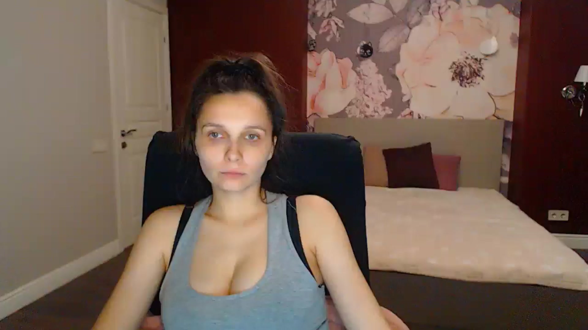 Gallery image thumbnail from Karina_Mils's myfreecams stream on, 07/12/2025, 18:34 image 1 of 20