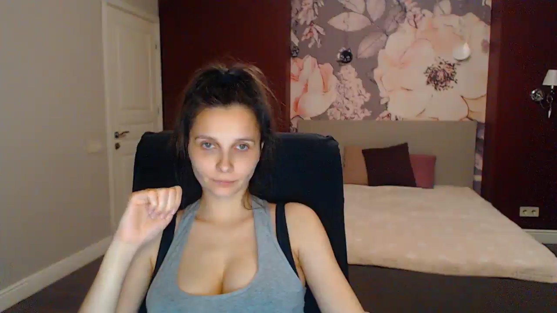 Gallery image thumbnail from Karina_Mils's myfreecams stream on, 07/12/2025, 18:34 image 11 of 20