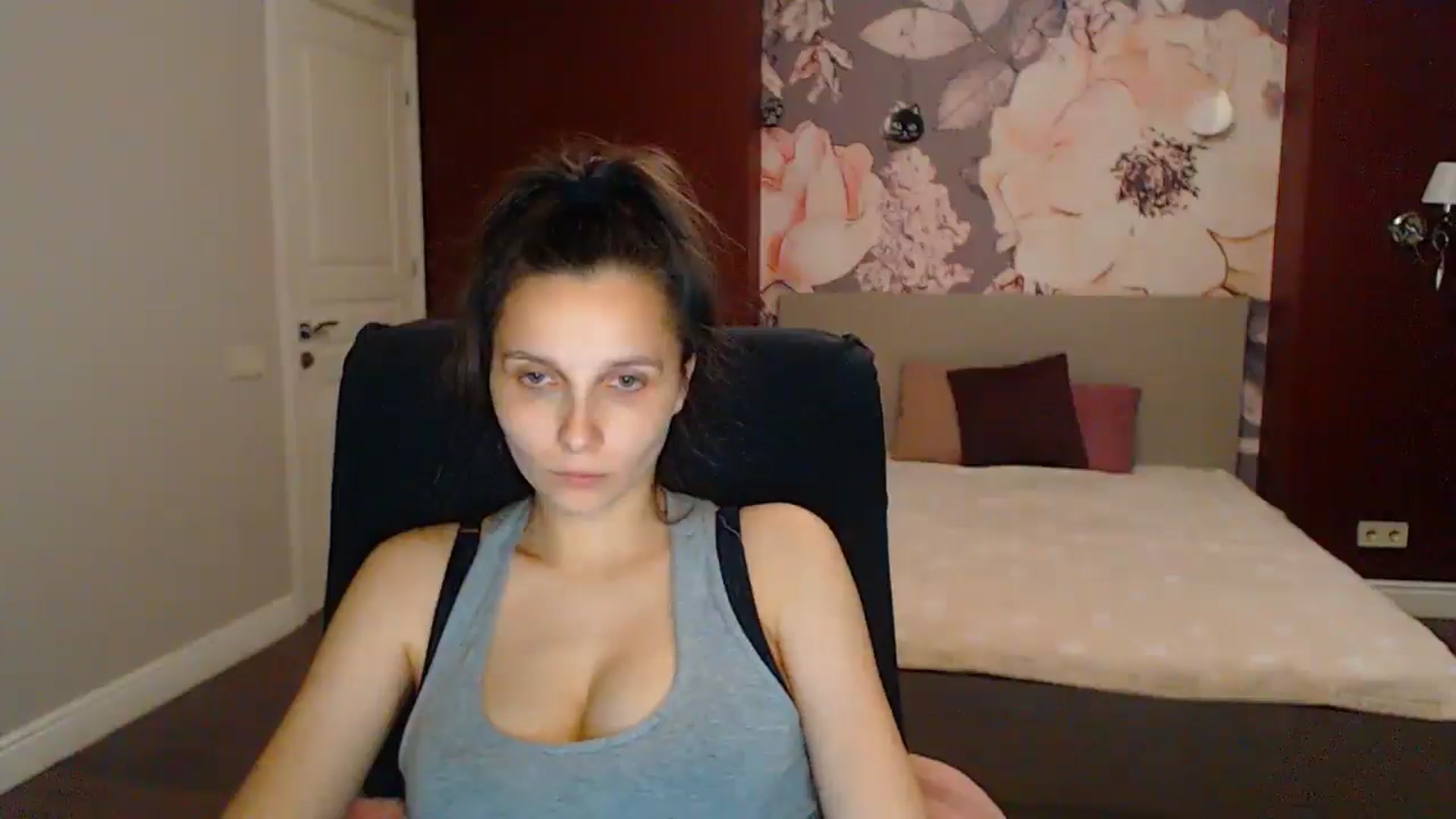 Gallery image thumbnail from Karina_Mils's myfreecams stream on, 07/12/2025, 18:34 image 4 of 20