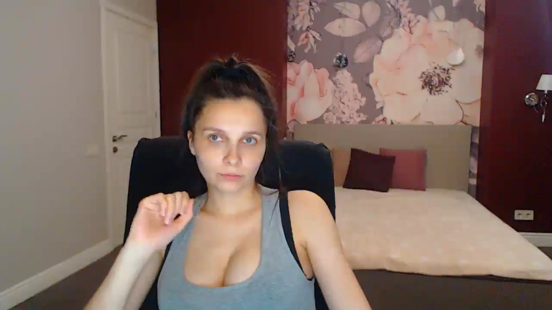 Gallery image thumbnail from Karina_Mils's myfreecams stream on, 07/13/2025, 17:40 image 2 of 20