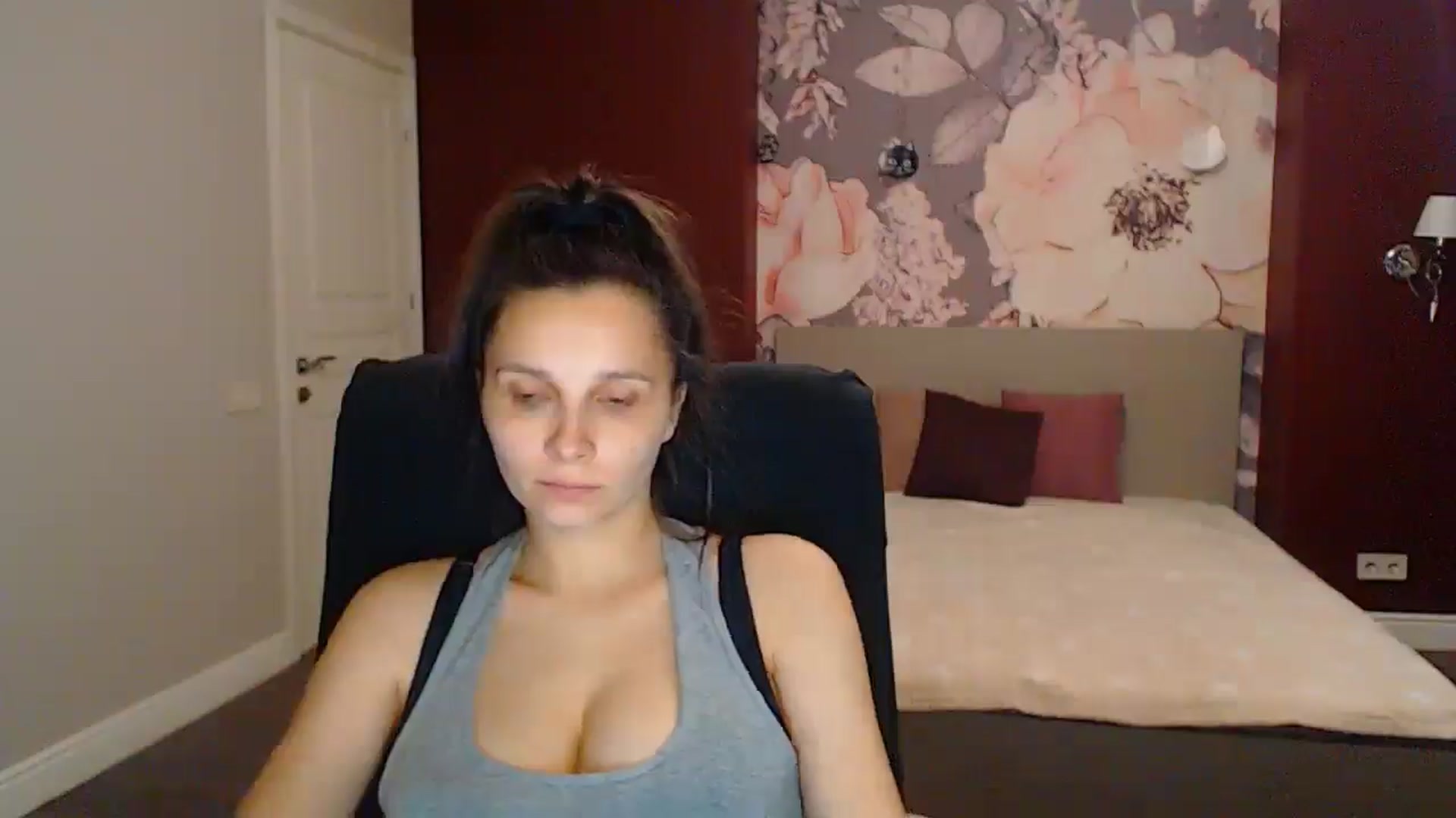 Gallery image thumbnail from Karina_Mils's myfreecams stream on, 07/13/2025, 17:40 image 10 of 20