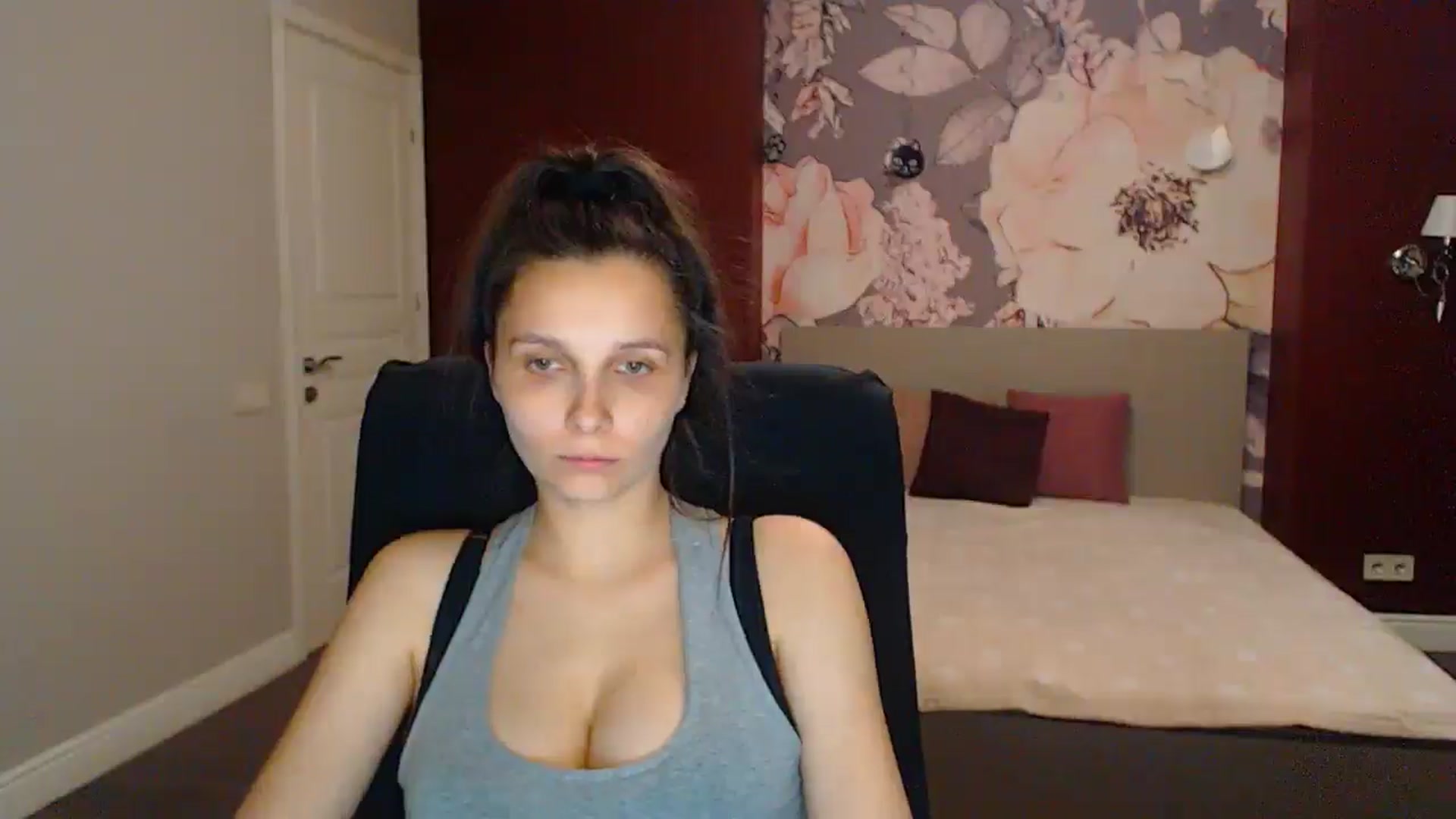 Gallery image thumbnail from Karina_Mils's myfreecams stream on, 07/13/2025, 17:40 image 18 of 20