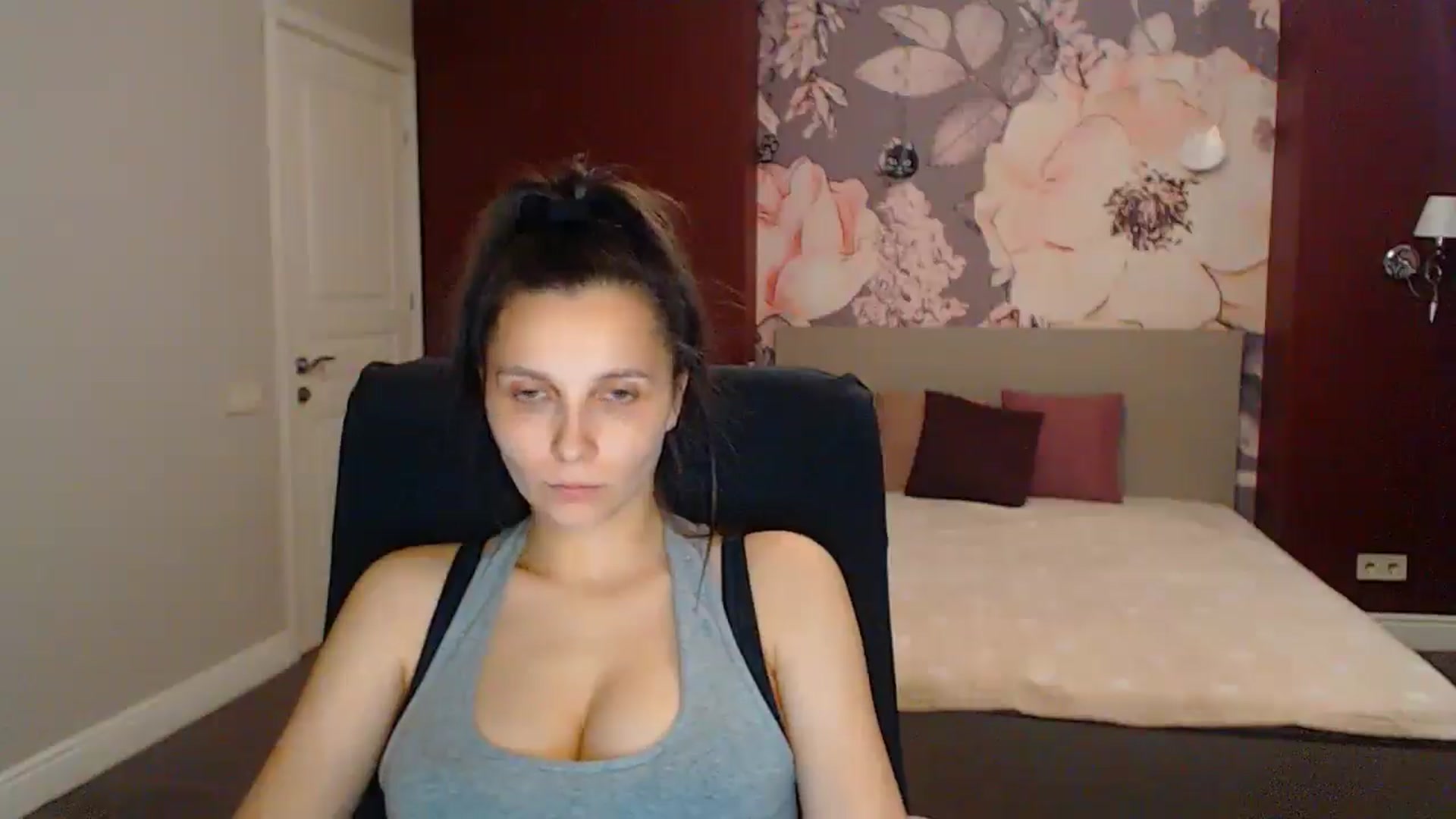 Gallery image thumbnail from Karina_Mils's myfreecams stream on, 07/13/2025, 17:40 image 9 of 20
