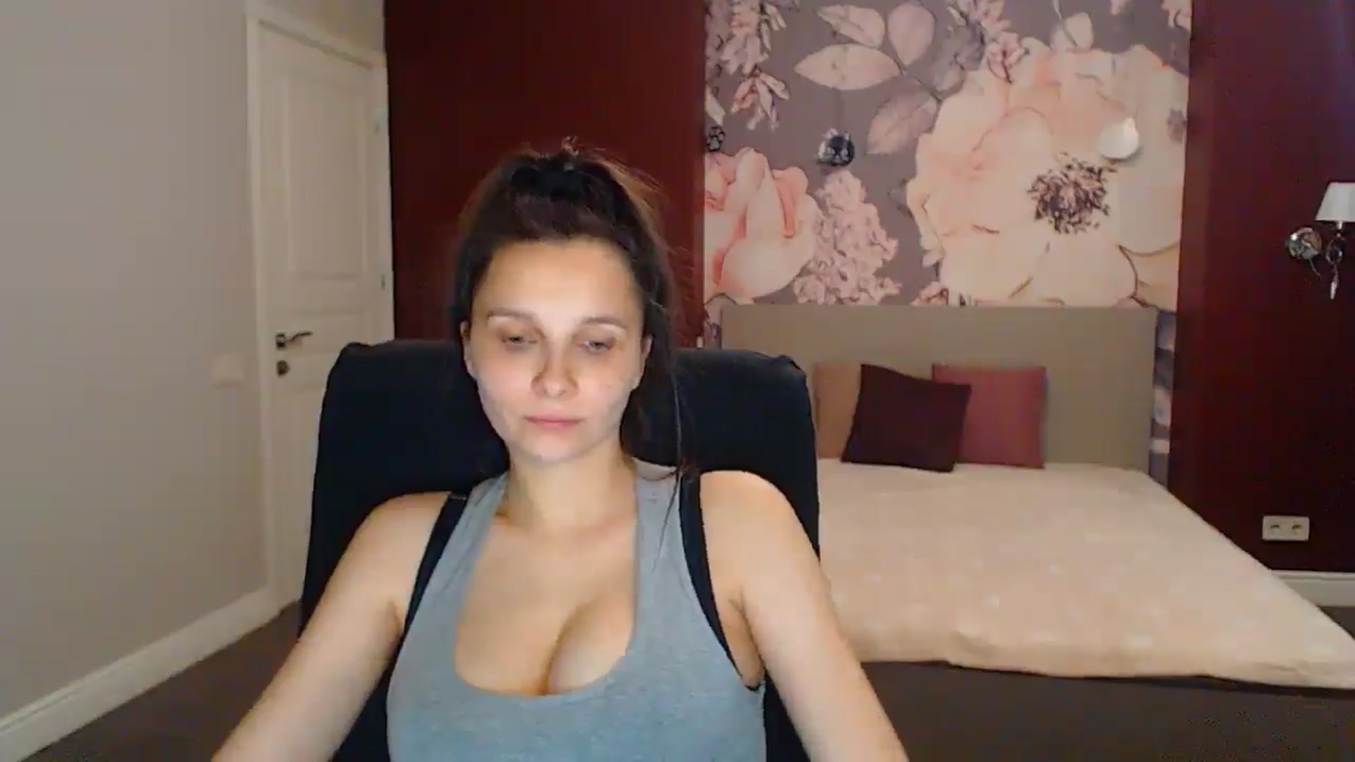 Gallery image thumbnail from Karina_Mils's myfreecams stream on, 07/13/2025, 17:40 image 5 of 20