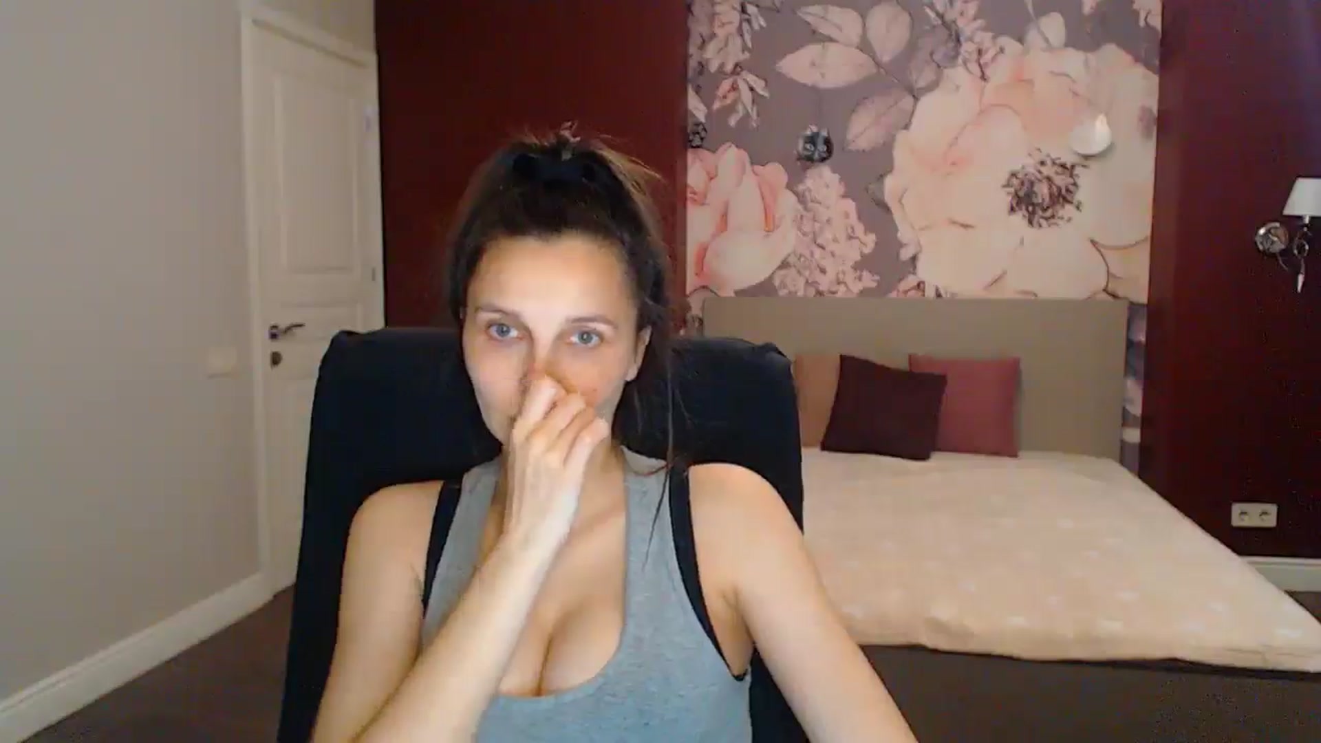 Gallery image thumbnail from Karina_Mils's myfreecams stream on, 07/13/2025, 17:40 image 3 of 20