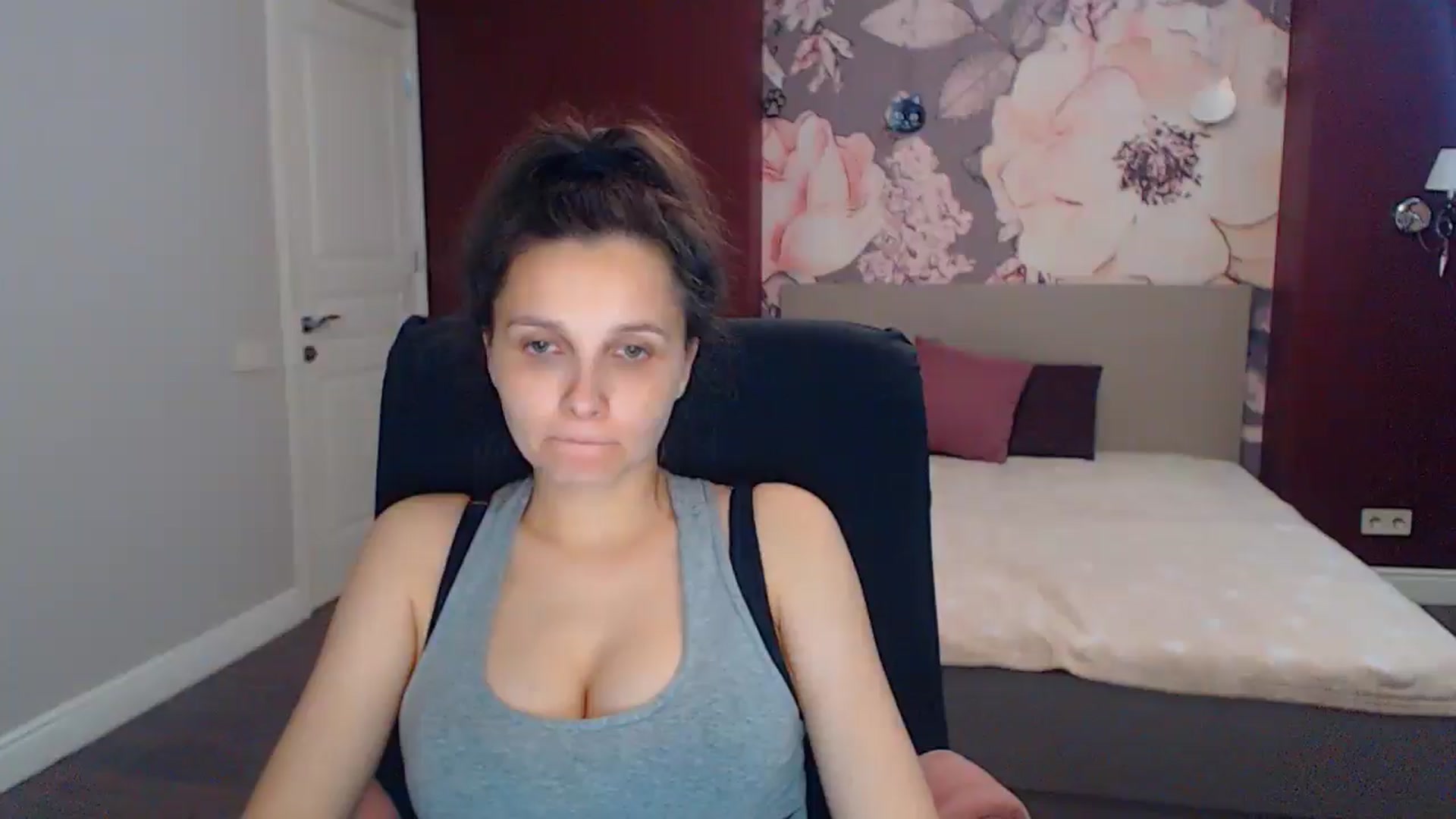 Gallery image thumbnail from Karina_Mils's myfreecams stream on, 07/14/2025, 10:43 image 18 of 20