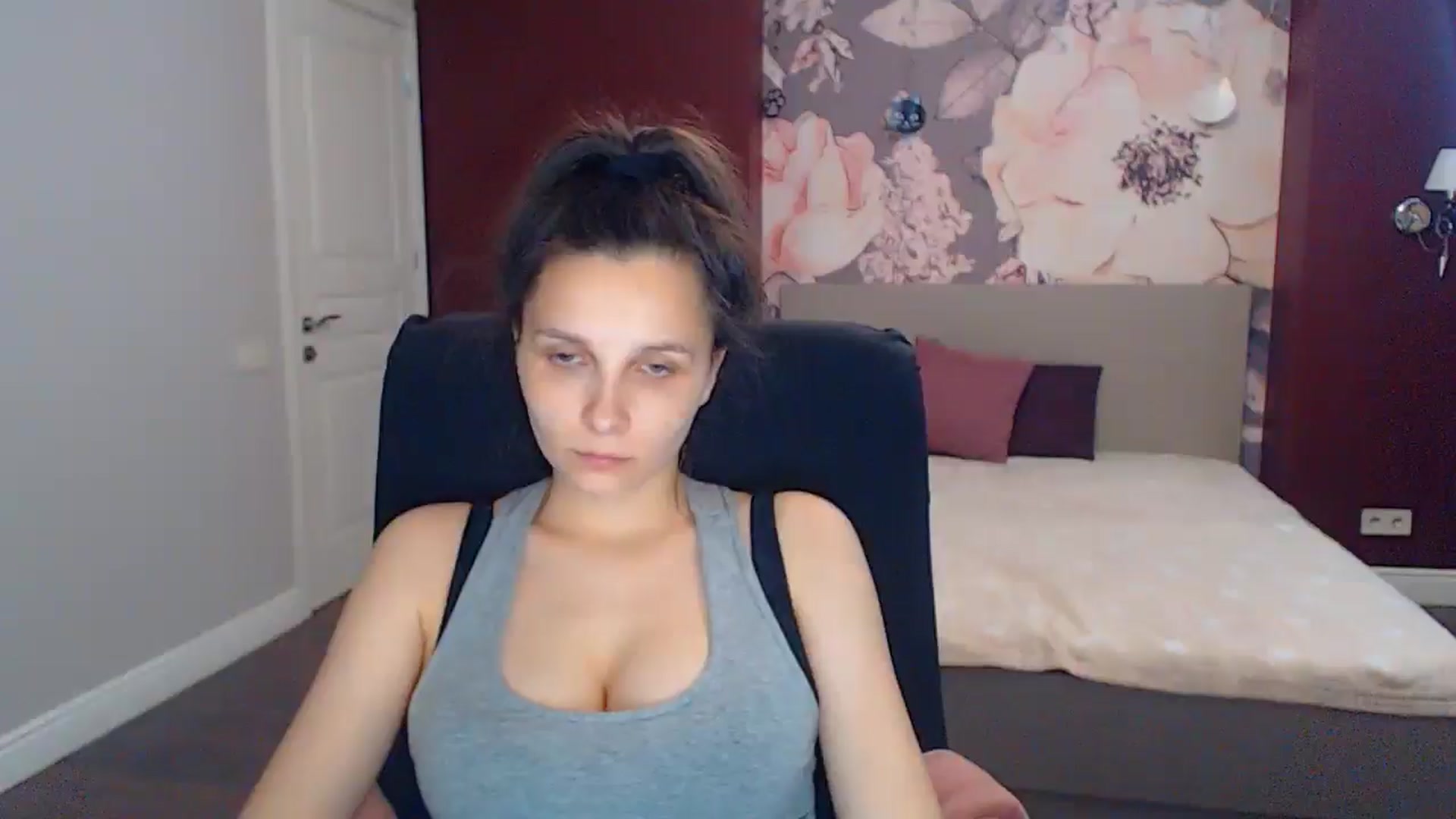 Gallery image thumbnail from Karina_Mils's myfreecams stream on, 07/14/2025, 10:43 image 19 of 20