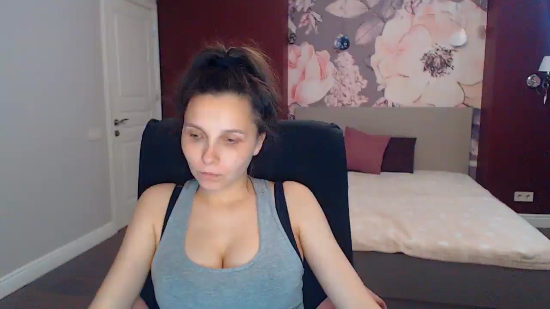 Gallery image thumbnail from Karina_Mils's myfreecams stream on, 07/14/2025, 10:43 image 15 of 20