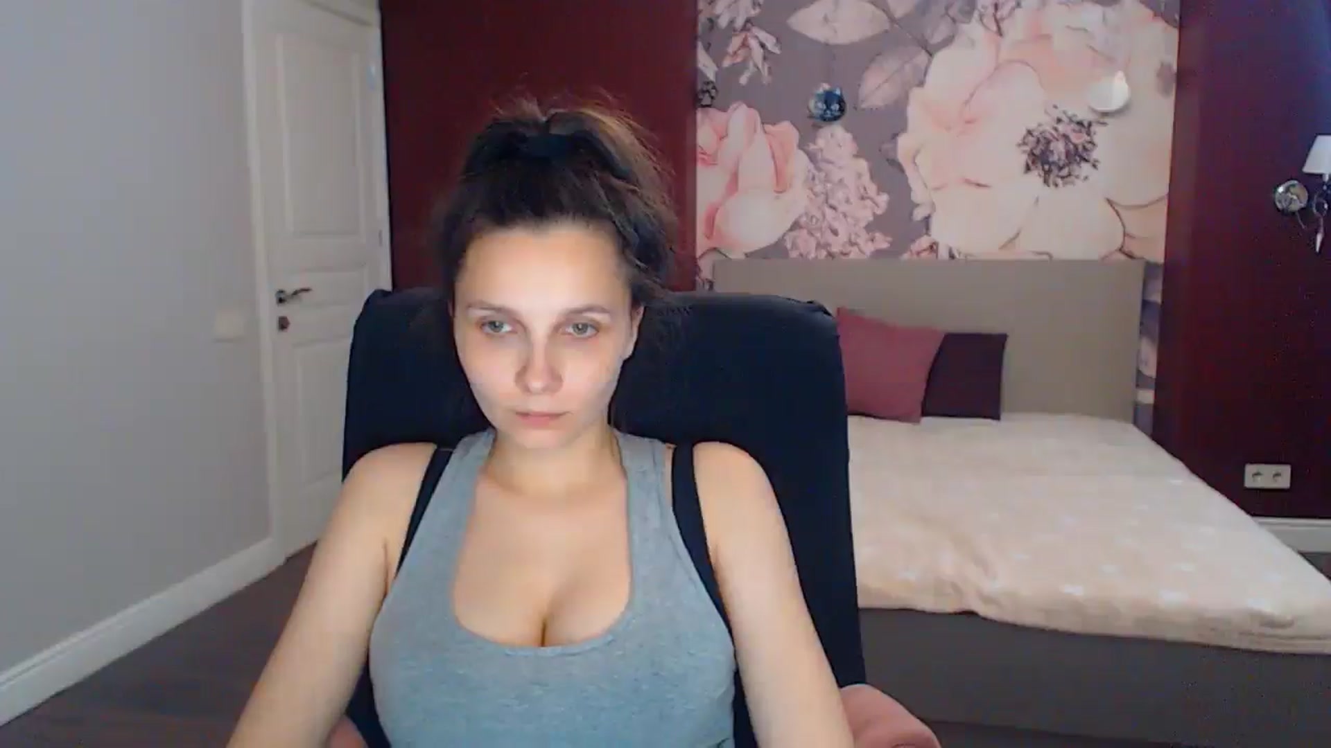 Gallery image thumbnail from Karina_Mils's myfreecams stream on, 07/14/2025, 10:43 image 9 of 20