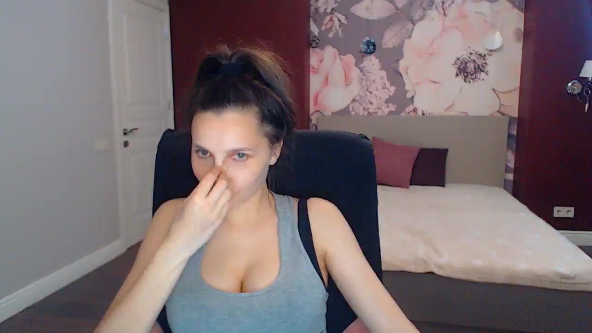 Gallery image thumbnail from Karina_Mils's myfreecams stream on, 07/14/2025, 10:43 image 8 of 20