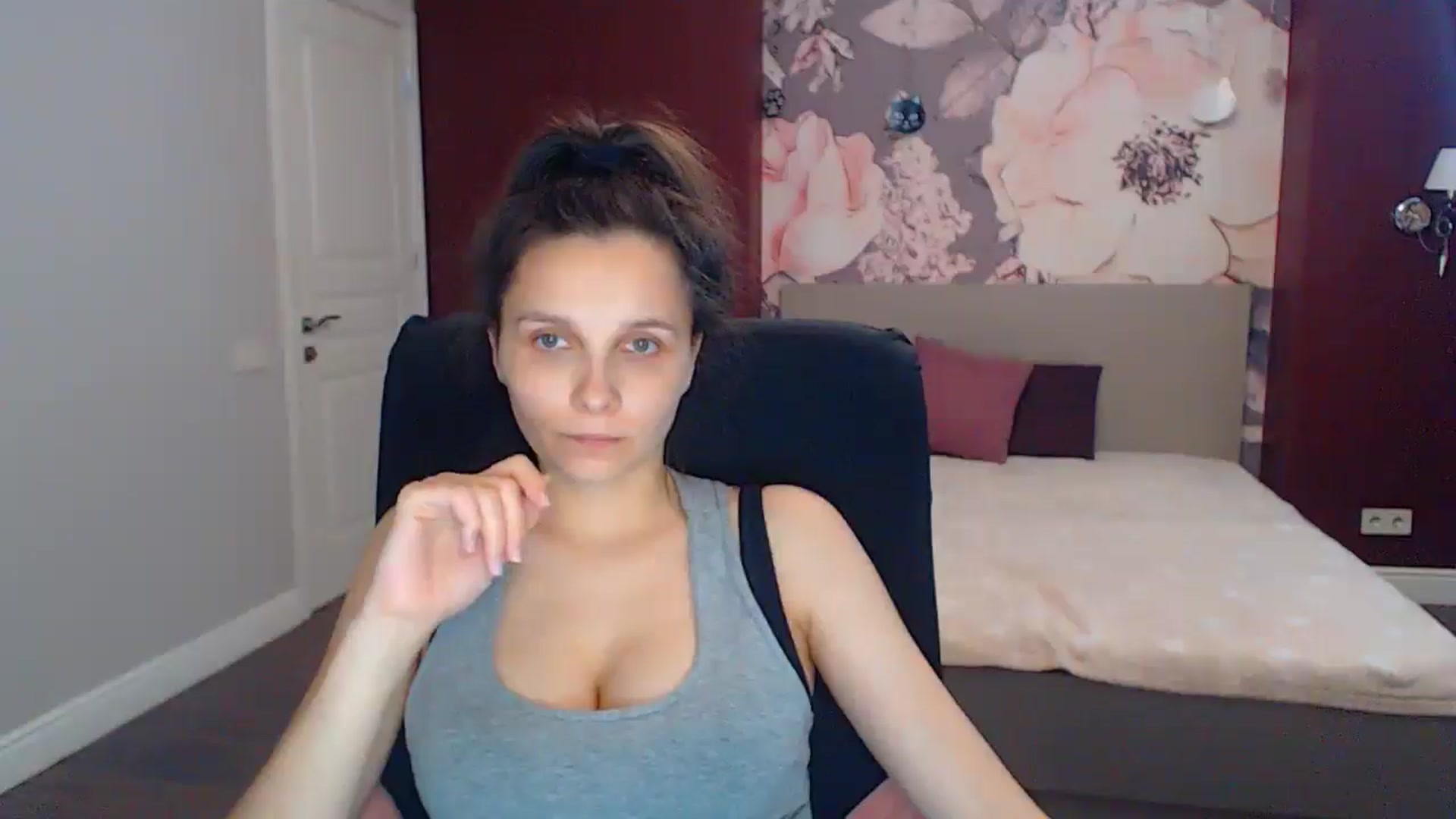 Gallery image thumbnail from Karina_Mils's myfreecams stream on, 07/14/2025, 10:43 image 10 of 20