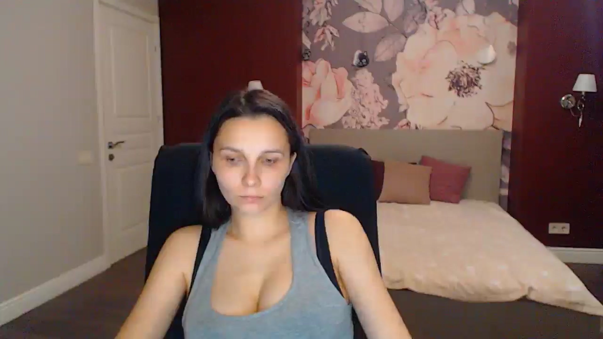 Gallery image thumbnail from Karina_Mils's myfreecams stream on, 07/18/2025, 17:02 image 16 of 20