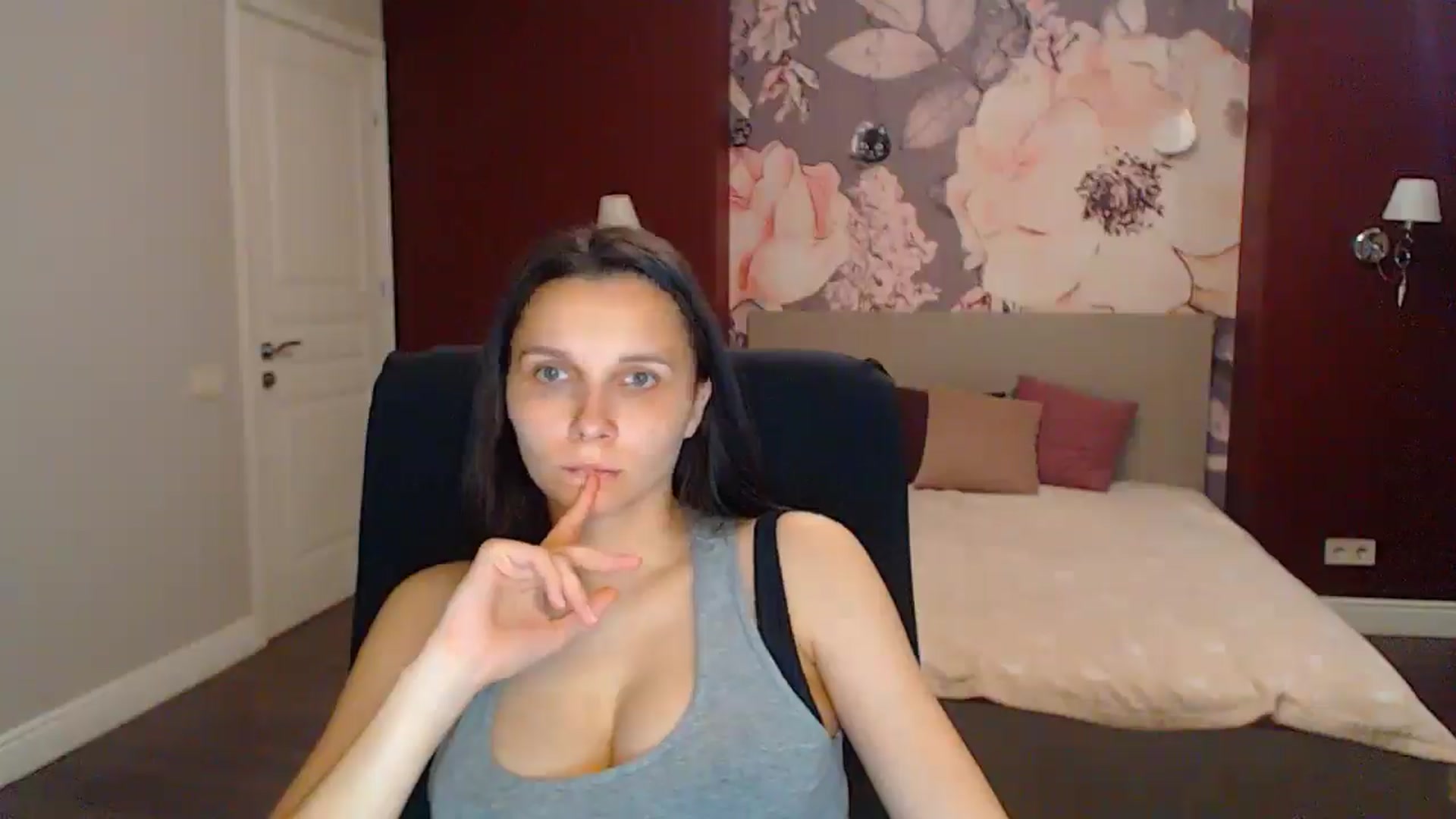 Gallery image thumbnail from Karina_Mils's myfreecams stream on, 07/18/2025, 17:02 image 18 of 20