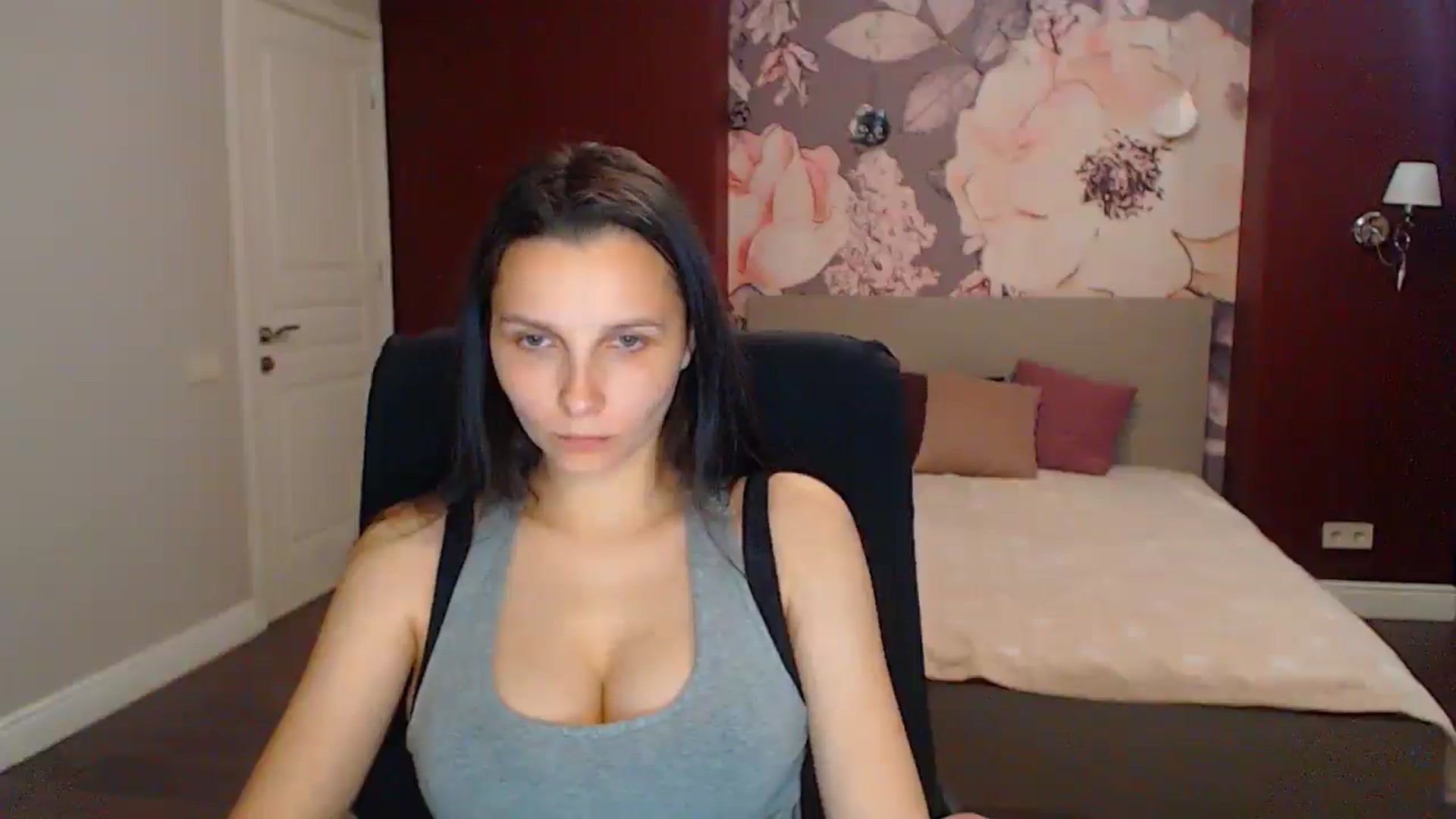 Gallery image thumbnail from Karina_Mils's myfreecams stream on, 07/18/2025, 17:02 image 12 of 20