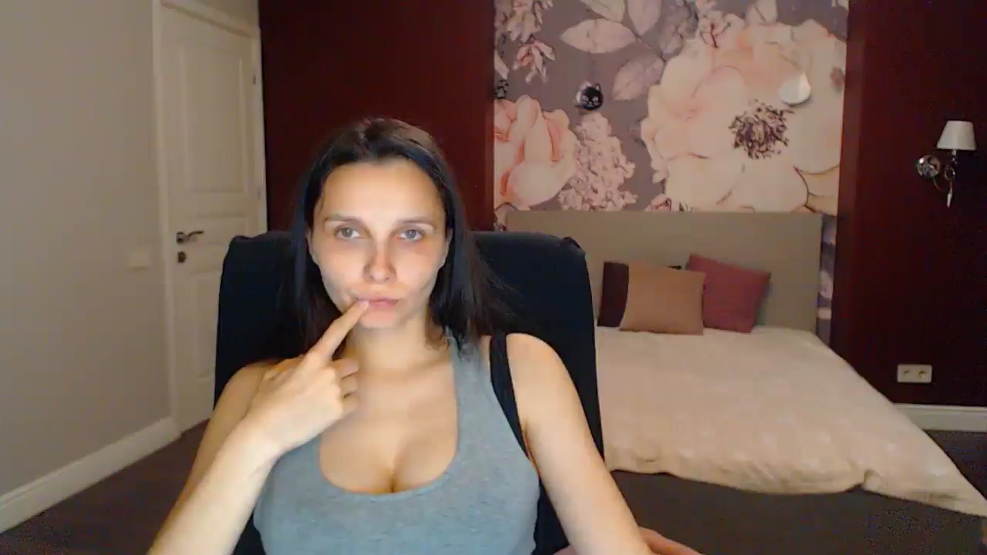 Gallery image thumbnail from Karina_Mils's myfreecams stream on, 07/18/2025, 18:04 image 19 of 20