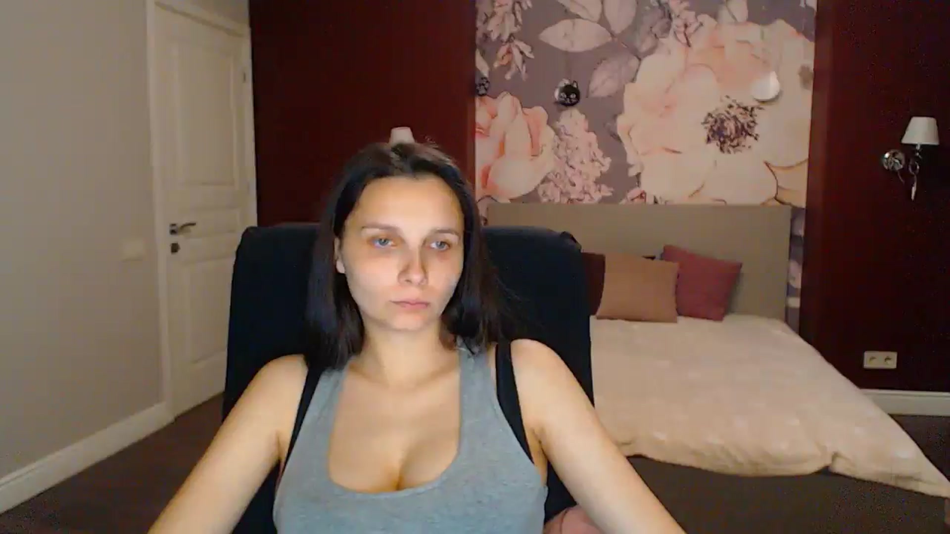 Gallery image thumbnail from Karina_Mils's myfreecams stream on, 07/18/2025, 18:04 image 7 of 20