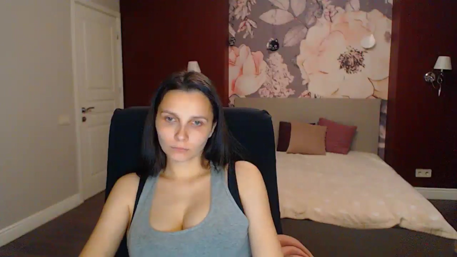 Gallery image thumbnail from Karina_Mils's myfreecams stream on, 07/18/2025, 18:04 image 10 of 20