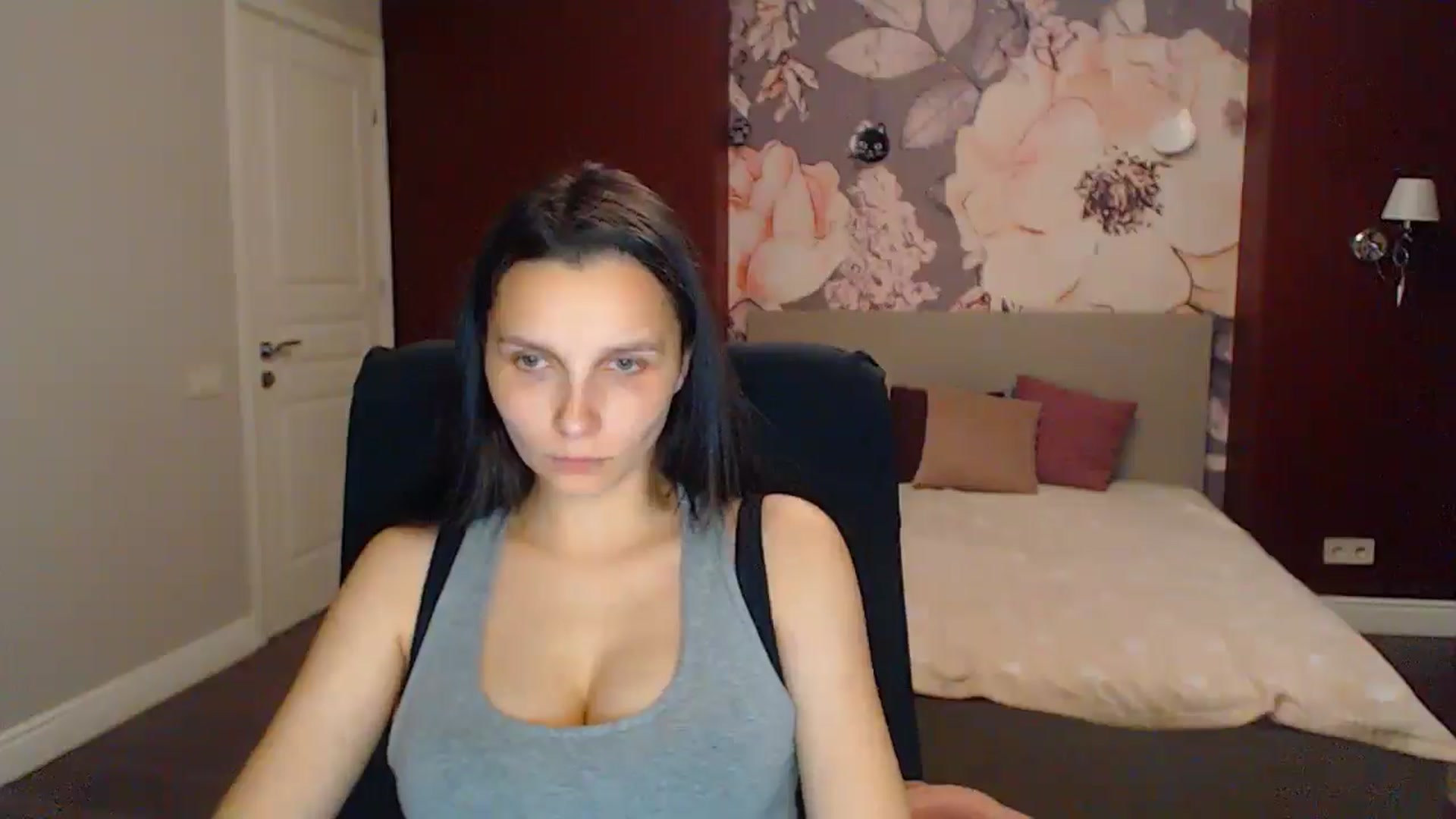 Gallery image thumbnail from Karina_Mils's myfreecams stream on, 07/18/2025, 18:04 image 15 of 20