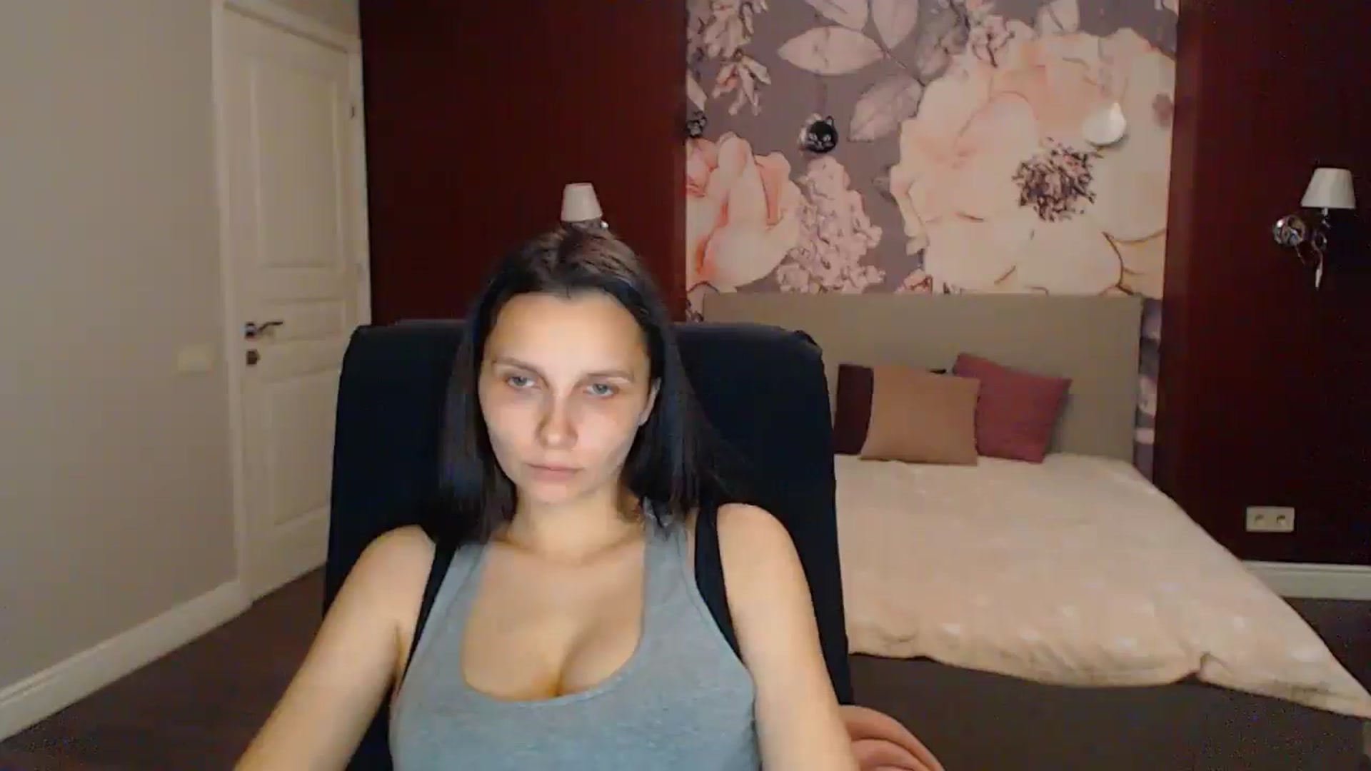 Gallery image thumbnail from Karina_Mils's myfreecams stream on, 07/18/2025, 18:04 image 11 of 20