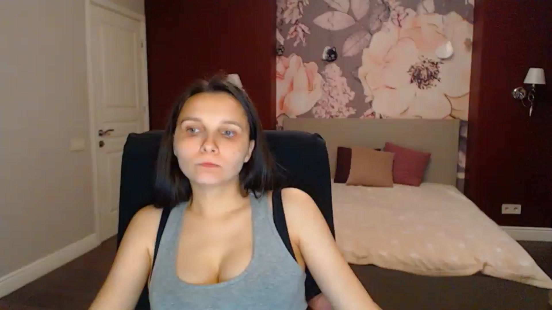 Gallery image thumbnail from Karina_Mils's myfreecams stream on, 07/18/2025, 18:04 image 1 of 20
