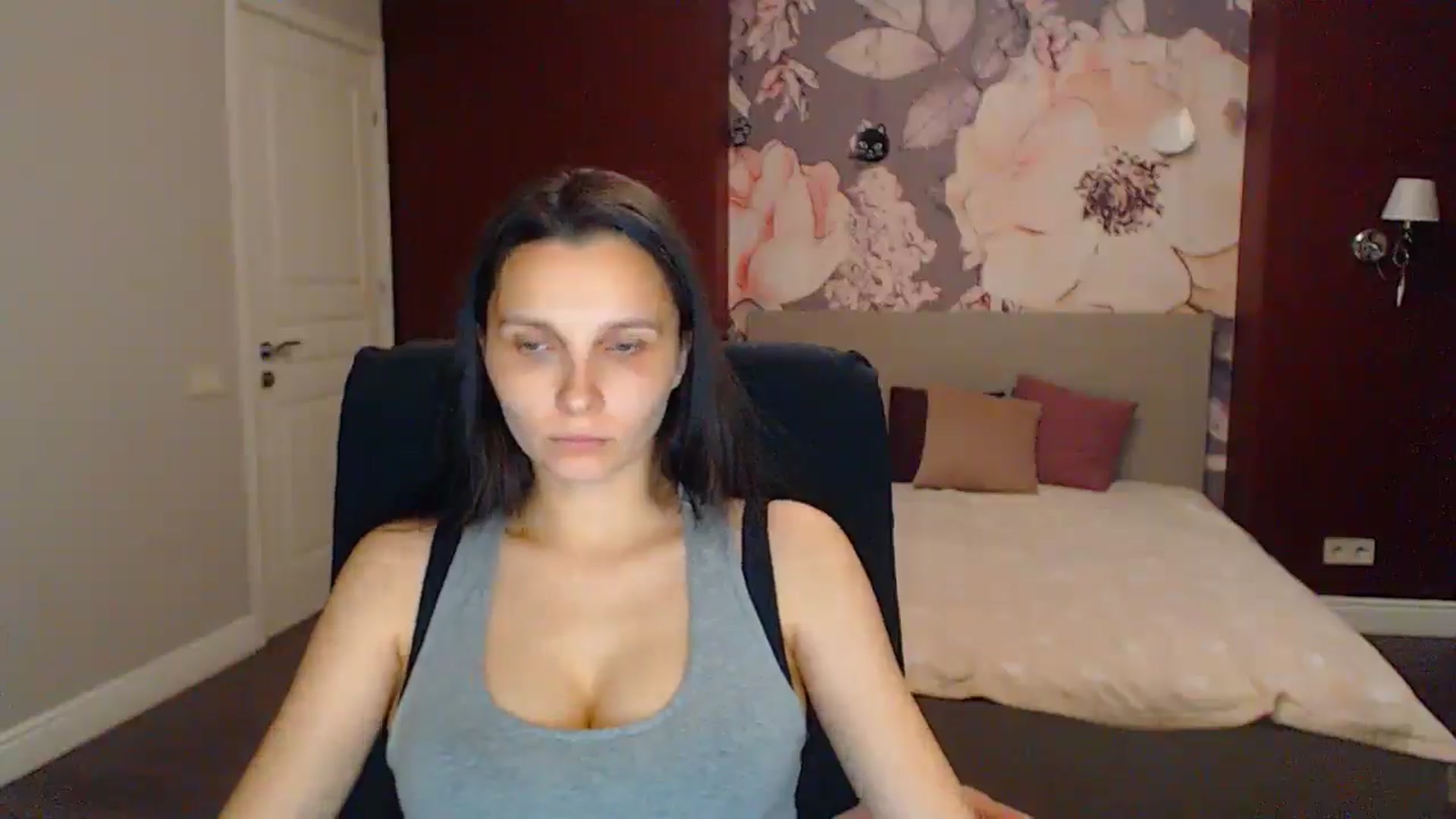 Gallery image thumbnail from Karina_Mils's myfreecams stream on, 07/18/2025, 18:04 image 18 of 20