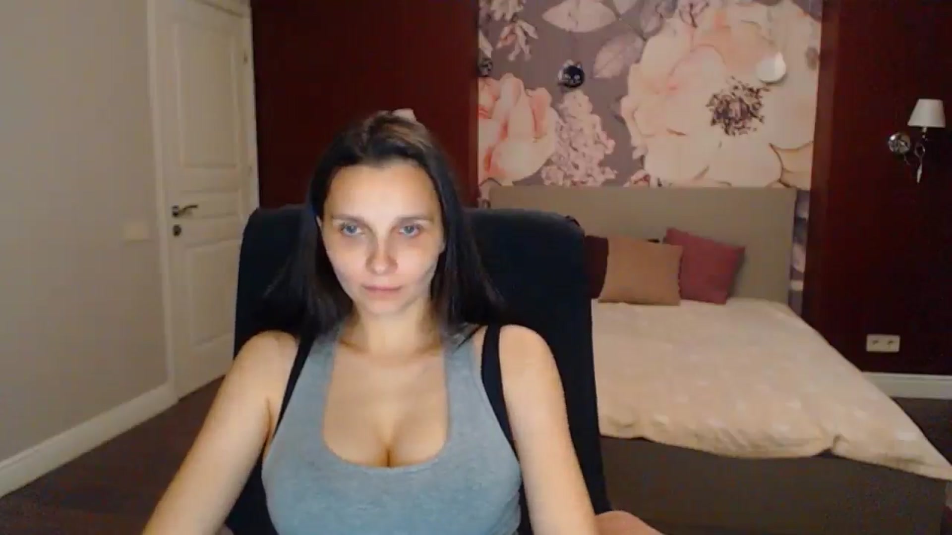 Gallery image thumbnail from Karina_Mils's myfreecams stream on, 07/18/2025, 19:48 image 17 of 20