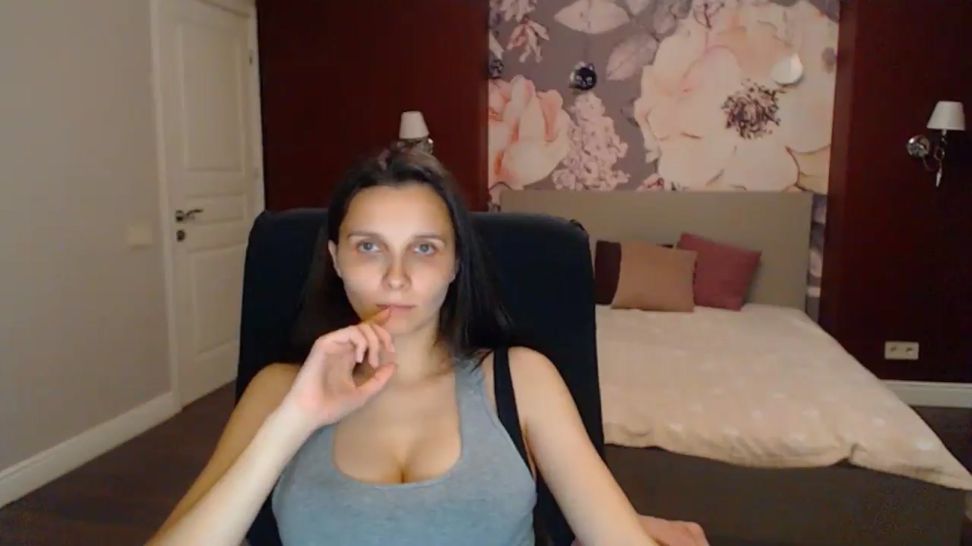 Gallery image thumbnail from Karina_Mils's myfreecams stream on, 07/18/2025, 19:48 image 11 of 20