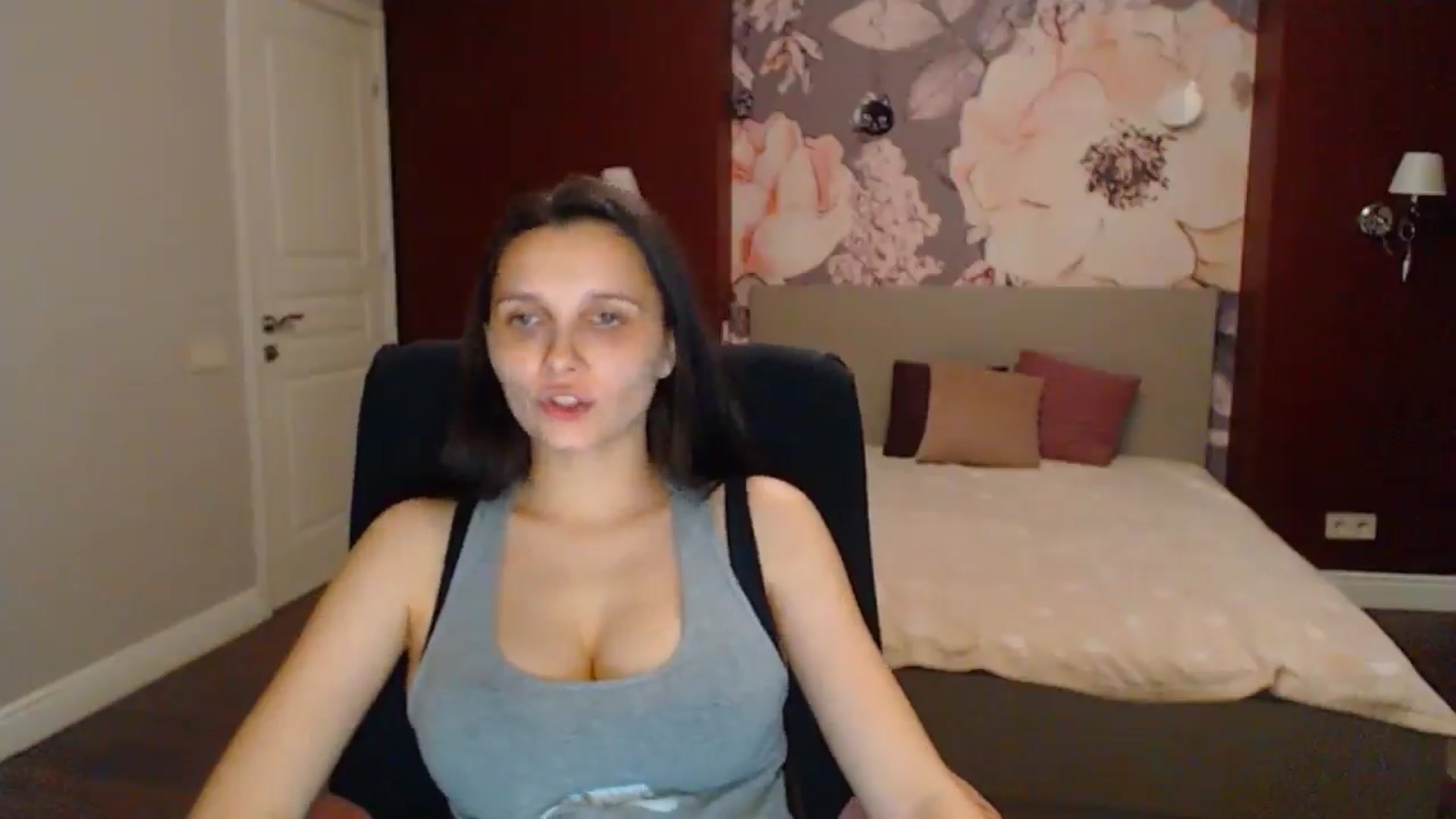 Gallery image thumbnail from Karina_Mils's myfreecams stream on, 07/18/2025, 19:48 image 4 of 20