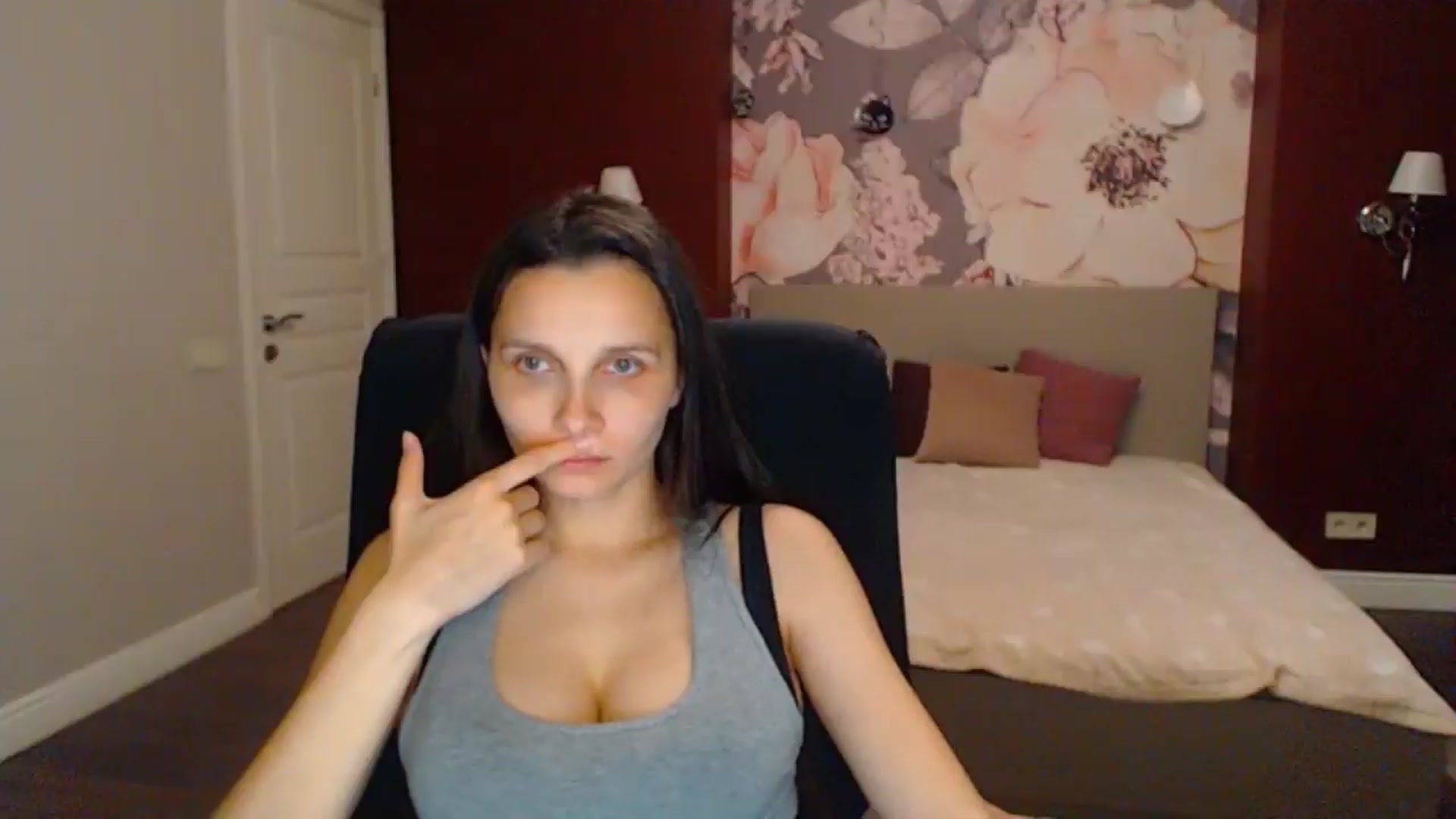 Gallery image thumbnail from Karina_Mils's myfreecams stream on, 07/18/2025, 19:48 image 18 of 20