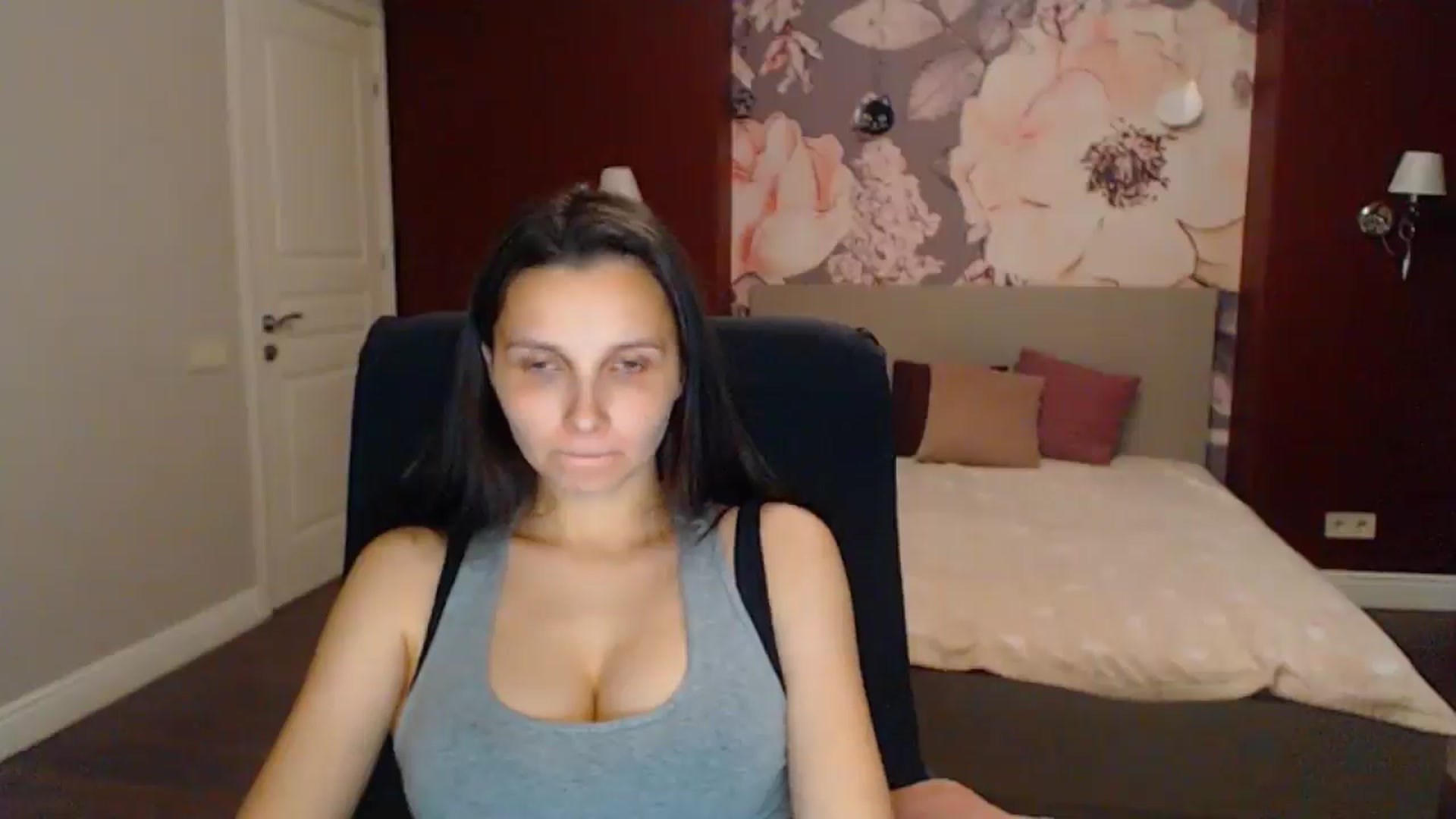 Gallery image thumbnail from Karina_Mils's myfreecams stream on, 07/18/2025, 19:48 image 19 of 20
