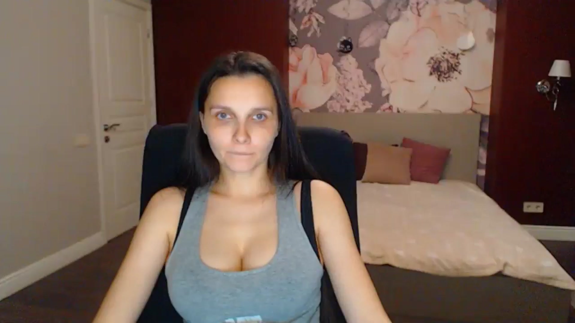 Gallery image thumbnail from Karina_Mils's myfreecams stream on, 07/18/2025, 19:48 image 20 of 20