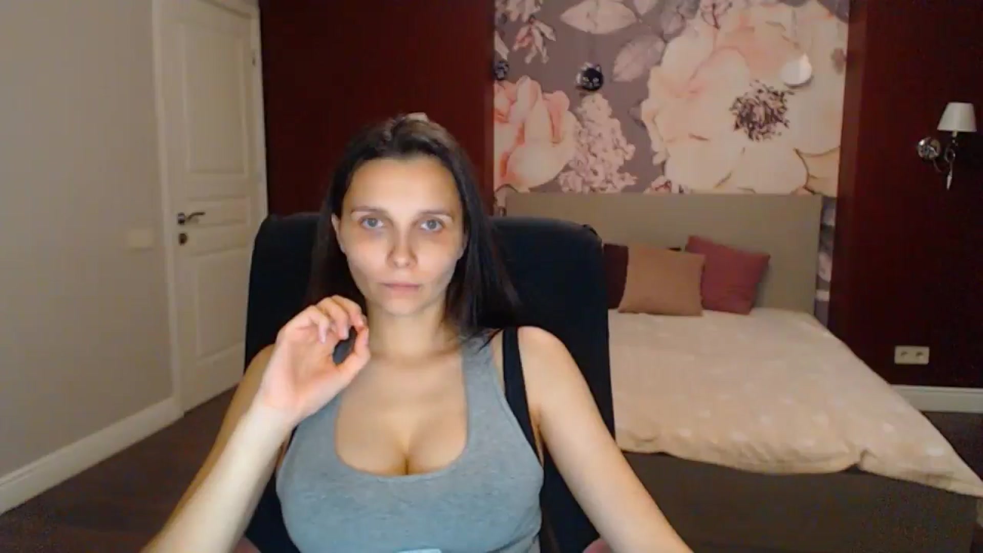Gallery image thumbnail from Karina_Mils's myfreecams stream on, 07/18/2025, 19:48 image 9 of 20
