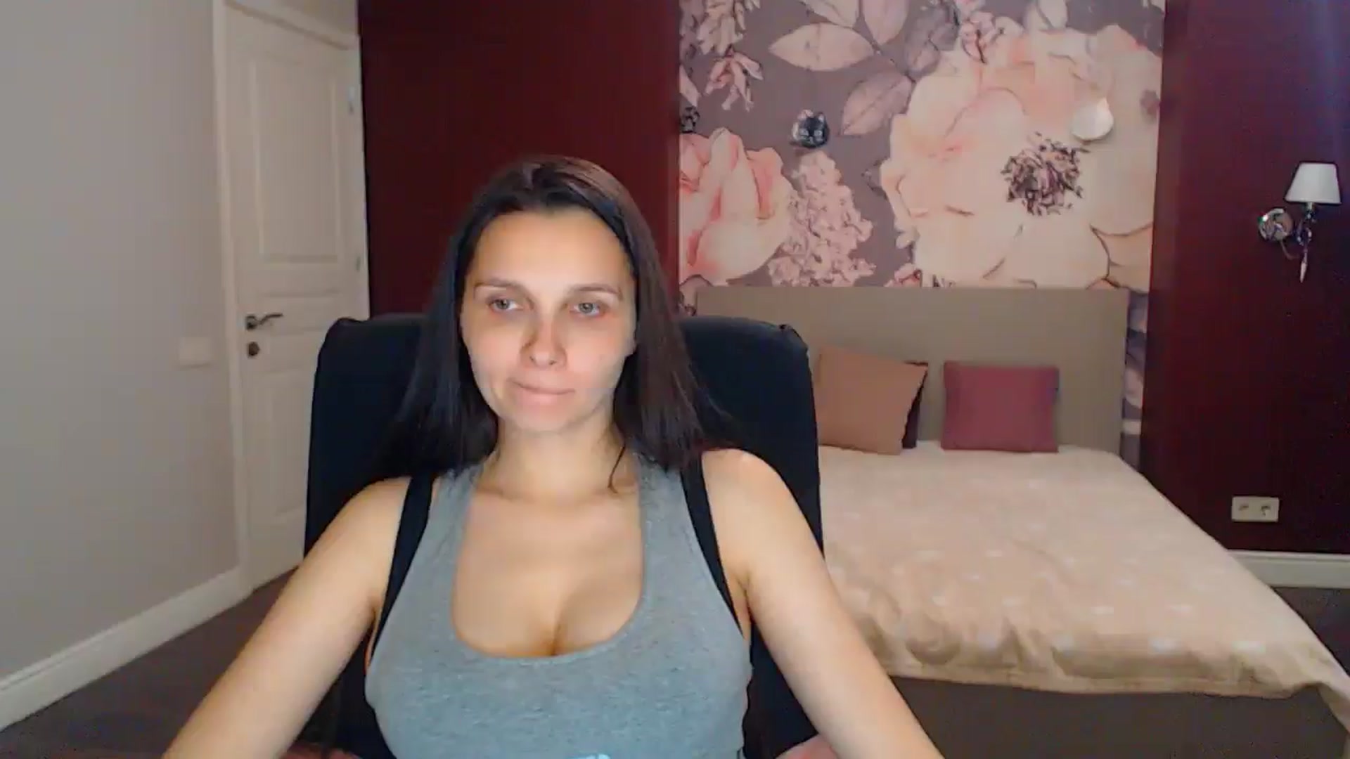 Gallery image thumbnail from Karina_Mils's myfreecams stream on, 07/19/2025, 15:58 image 18 of 20