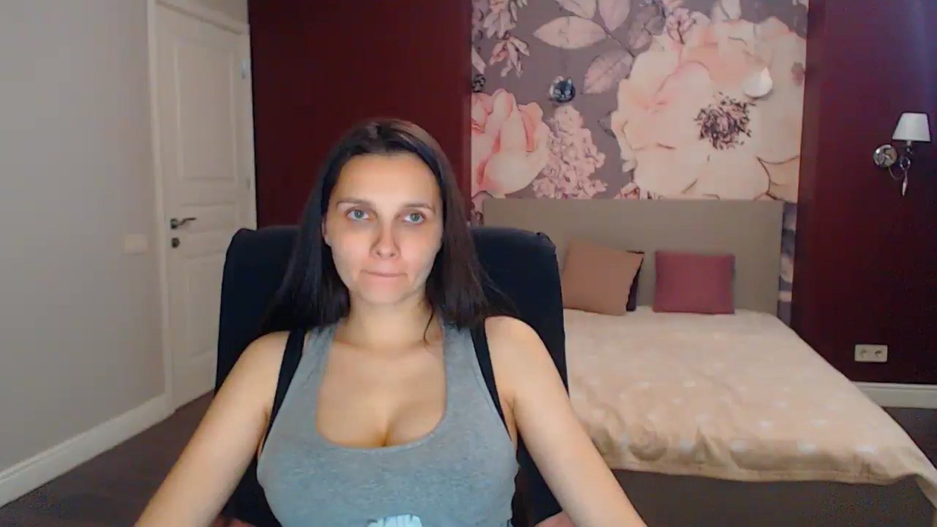Gallery image thumbnail from Karina_Mils's myfreecams stream on, 07/19/2025, 15:58 image 15 of 20