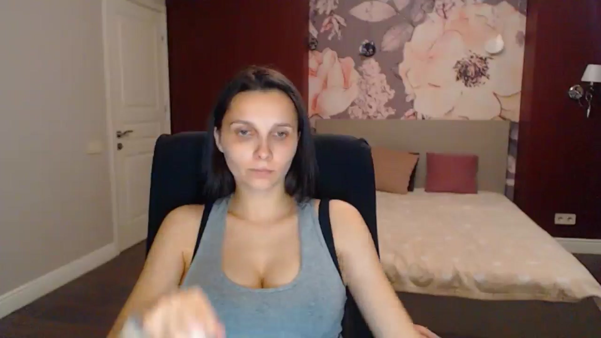 Gallery image thumbnail from Karina_Mils's myfreecams stream on, 07/19/2025, 16:57 image 18 of 20