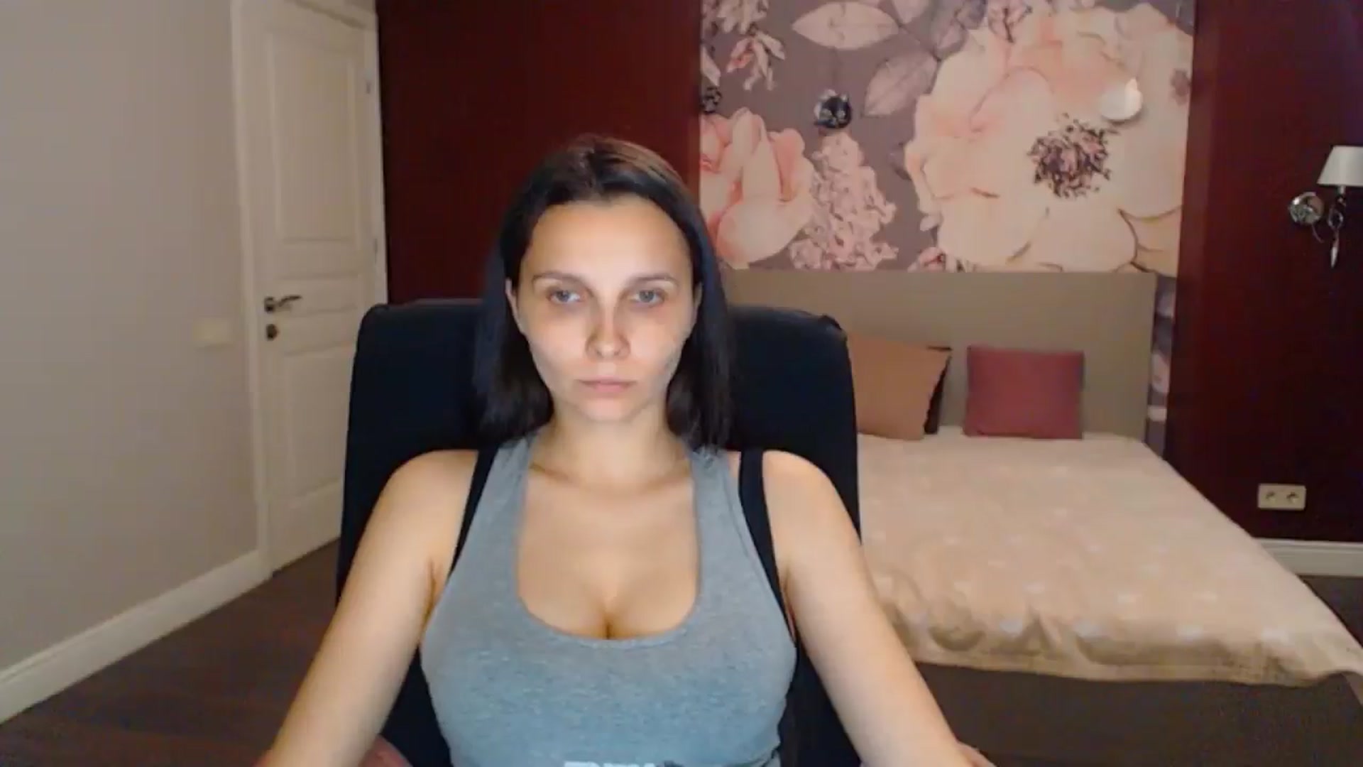 Gallery image thumbnail from Karina_Mils's myfreecams stream on, 07/19/2025, 16:57 image 13 of 20