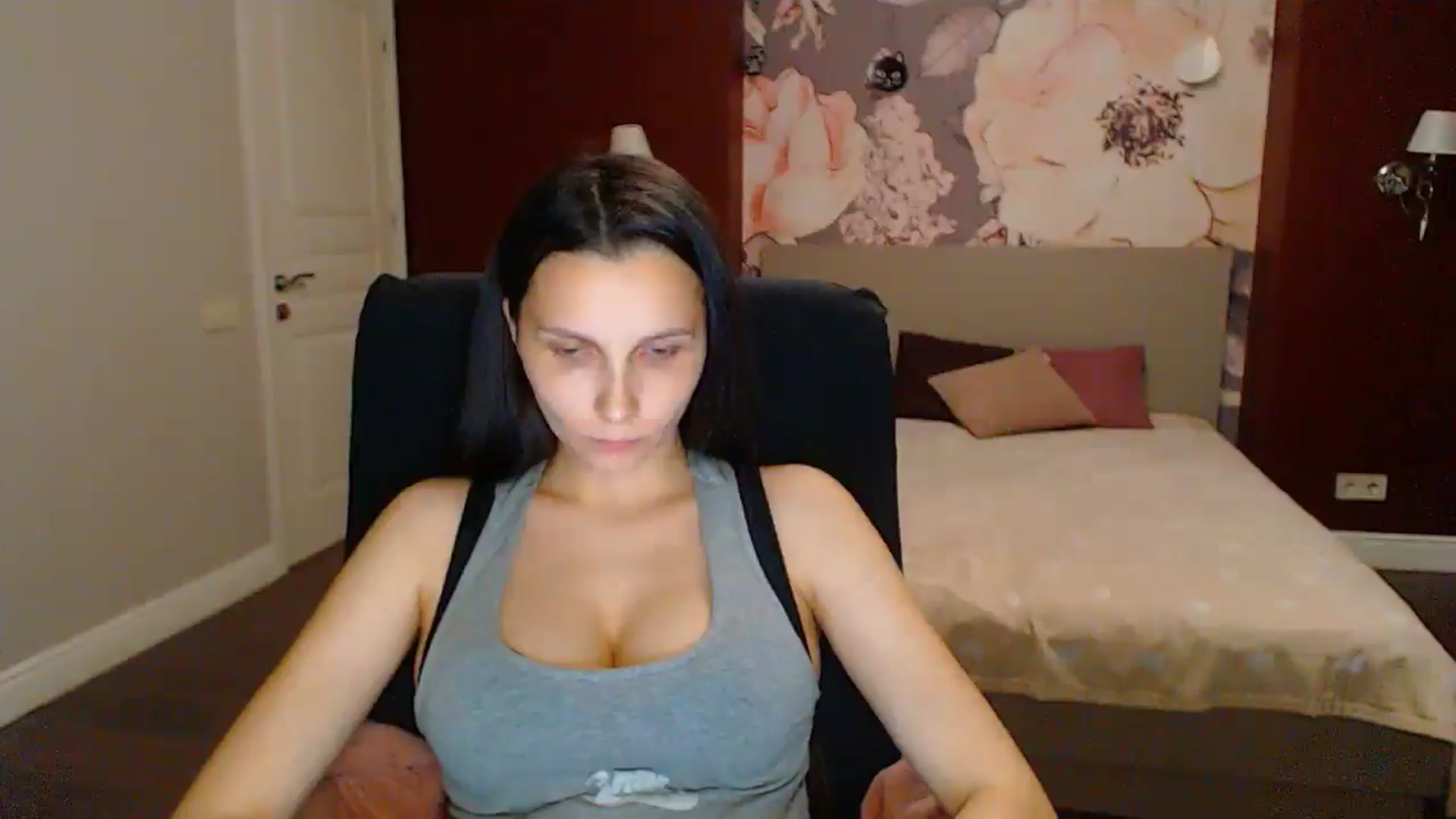 Gallery image thumbnail from Karina_Mils's myfreecams stream on, 07/19/2025, 18:28 image 11 of 20
